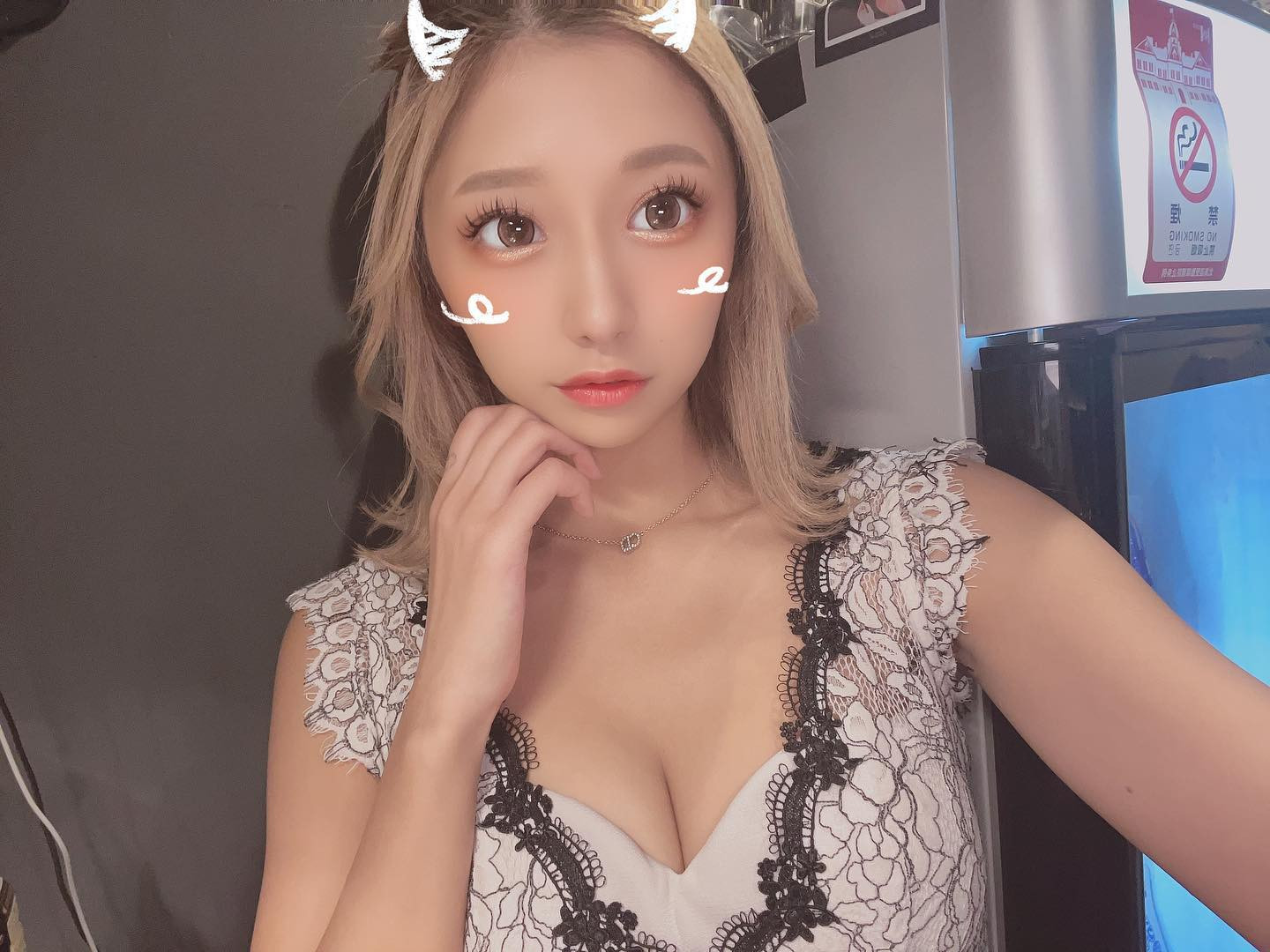 ・
・
🫶
・

#ニュークラ #ニュークラ嬢 #ニュークラブ 
#キャバ嬢 #キャバクラ #ラウンジ 
#飲み屋 #水商売 #美容 #美女 #美人 
#可愛い子 #綺麗な女性 #かわいい女の子 
#北海道 #札幌 #サッポロ #すすきの #ススキノ 
#札幌観光 #札幌旅行 #札幌グルメ #すすきのグルメ 
#likeforlike #like4likes #like4follow