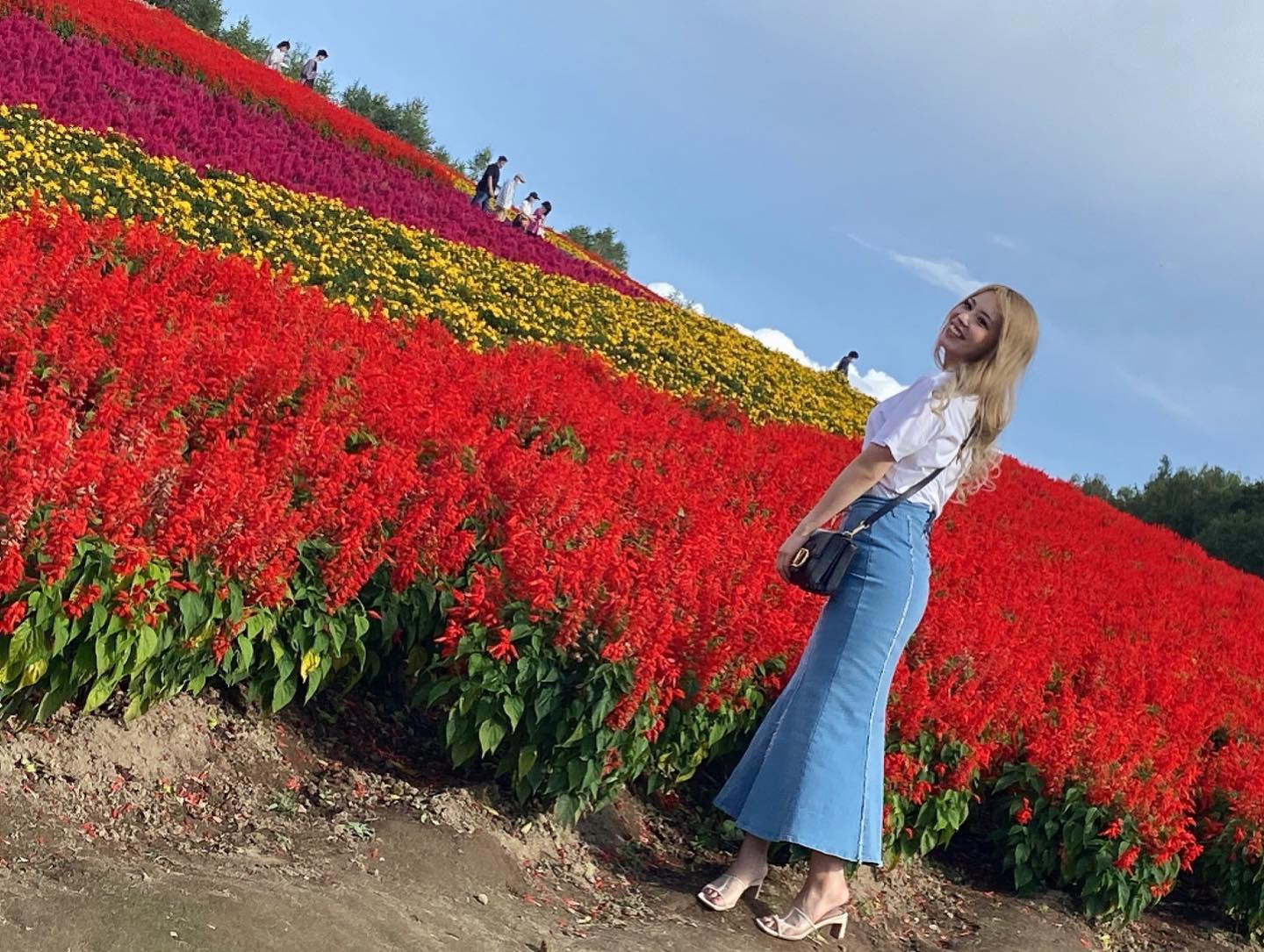 ノーマルカメラきつい📸
花畑ってかわいい綺麗☺️
.
#北海道 #札幌 #すすきの #ニュークラブ #ニュークラ 
#桃瀬まりあ #クラブプレミア #キャバクラ #ホスト #東京
#六本木 #新宿 #歌舞伎町 #大阪 #北新地 #ミナミ #美尻 
#ギャル #おっぱい #シャンパン #japan #Hokkaido #美容 
#誕生日 #パーティ #浴衣 #キャバ嬢 #美人 #北海道旅行 #旅行