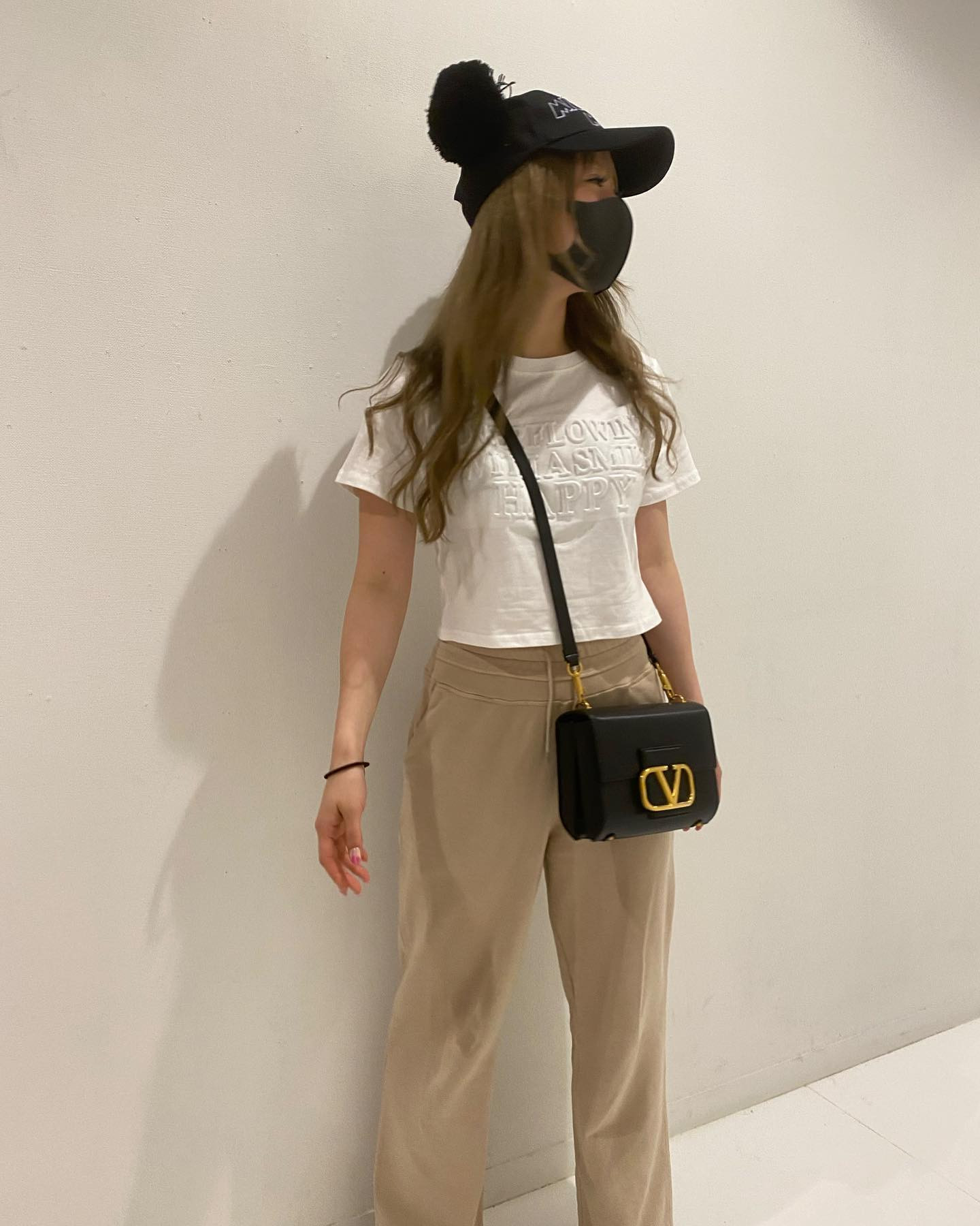 店の夢で起きて、二度寝しても店の夢💭
頭こわれたかな？😆
今月も日曜日しか休まないで週6出勤した
来てくれる皆さんのおかげ🧡
1時間でも、まりあのとこってプレミアを選んでくれてありがとう🥰
あと2日ももちろん出勤だよん✌️
.
来月7月は日曜日営業する日があります🧡
日曜日しか飲めない人は教えてちょん
そして月曜日が店休日の日があるのだ🐻
.
#北海道 #札幌 #すすきの #ニュークラブ #ニュークラ 
#桃瀬まりあ #クラブプレミア #キャバクラ #ホスト #東京
#六本木 #新宿 #歌舞伎町 