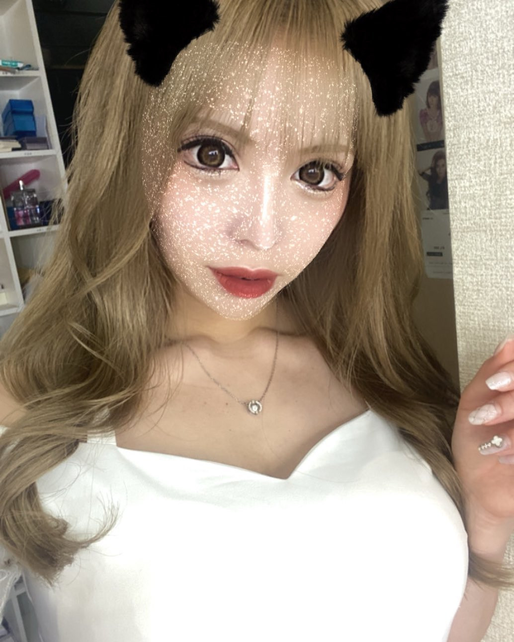 出勤してひまだったりすると
寂しくなっちゃう🪄どこにも行かないで？
常に構われてたいベイビー💞👶
.
今週は気ままに出勤するかなと思うから
どちどち連絡ください🪄
どちどちわくわくるんるんるん
ウルトラスーパーハッピー乾杯しよう💕
.
今週も楽しくて明るい毎日がいい🦋
ポジティブ足りすぎているから振りかけたい
ポイポイっ🦋✨
.
昨日友達にどんな人生にしたいと思ってる？
って質問したら、ウルトラスーパーハッピー
って回答だったんだけど、軽いようで深い感じぃ
まりあはいつか愛情いっぱいの家族に包まれたい🫶
