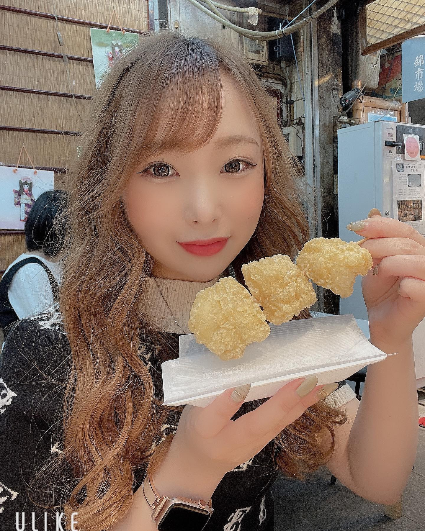 ・
・
鱧の天ぷらを持ってます🐠
・
めちゃ美味しかった💓
・
・
・

#ニュークラブ#札幌#すすきの#歌舞伎町#六本木#銀座#ミナミ#新地#錦#中洲#キャバクラ#キャバクラ#ラウンジ#ガールズバー#キャバ嬢#ニュークラ嬢#ホステス#夜職#ドレス#水商売#ナイツネット#ポケパラ#お酒#かわいい女の子#呑み#自撮り#likeforlike#錦市場