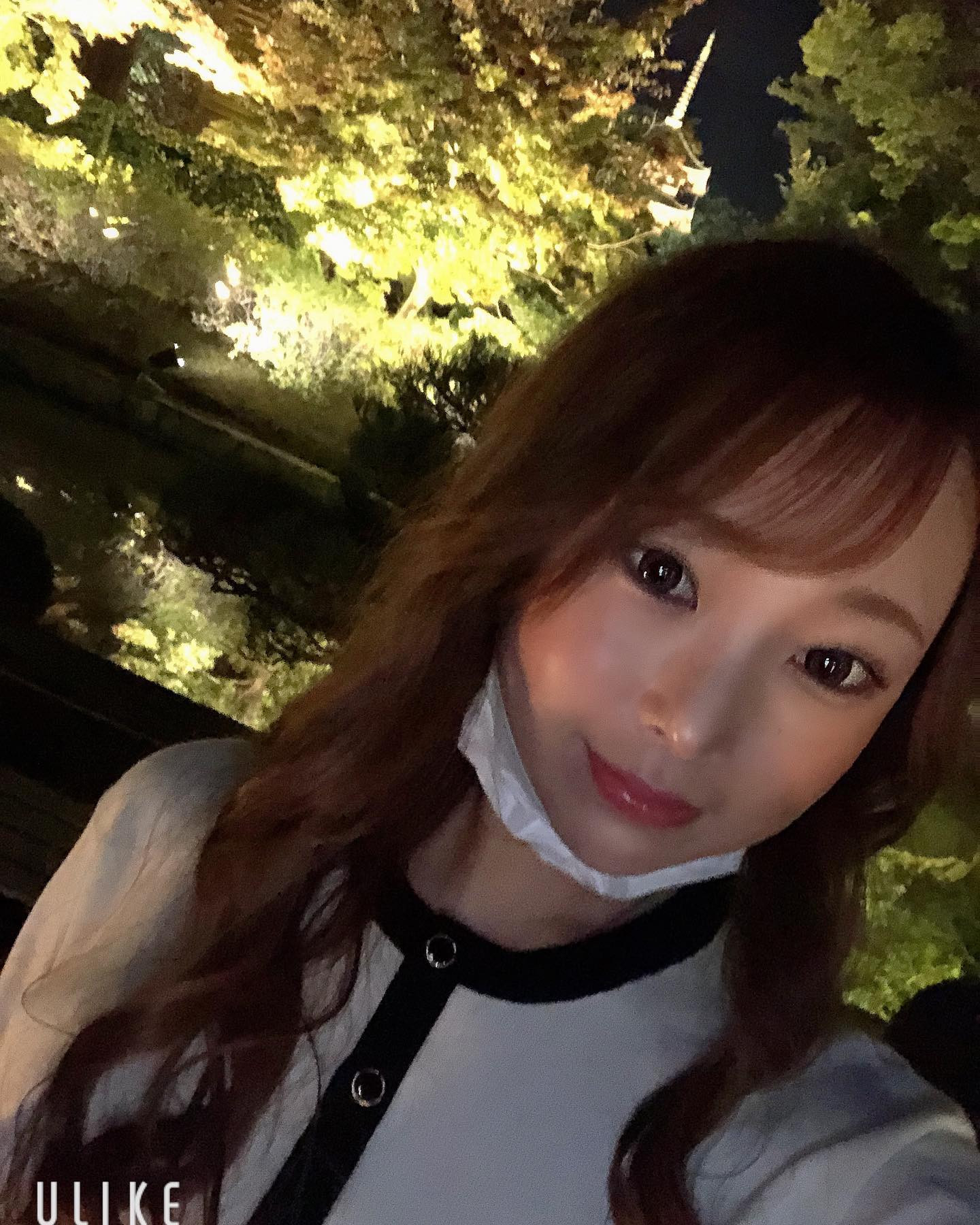 ・
・
よーくみると五重塔が…
わかるかな？🐷💭笑
・
五重塔と私…
・
・
・
・

#ニュークラブ#札幌#すすきの#歌舞伎町#六本木#銀座#ミナミ#新地#錦#中洲#キャバクラ#キャバクラ#ラウンジ#ガールズバー#キャバ嬢#ニュークラ嬢#ホステス#夜職#ドレス#水商売#ナイツネット#ポケパラ#お酒#かわいい女の子#呑み#自撮り#likeforlike#紅葉スポット