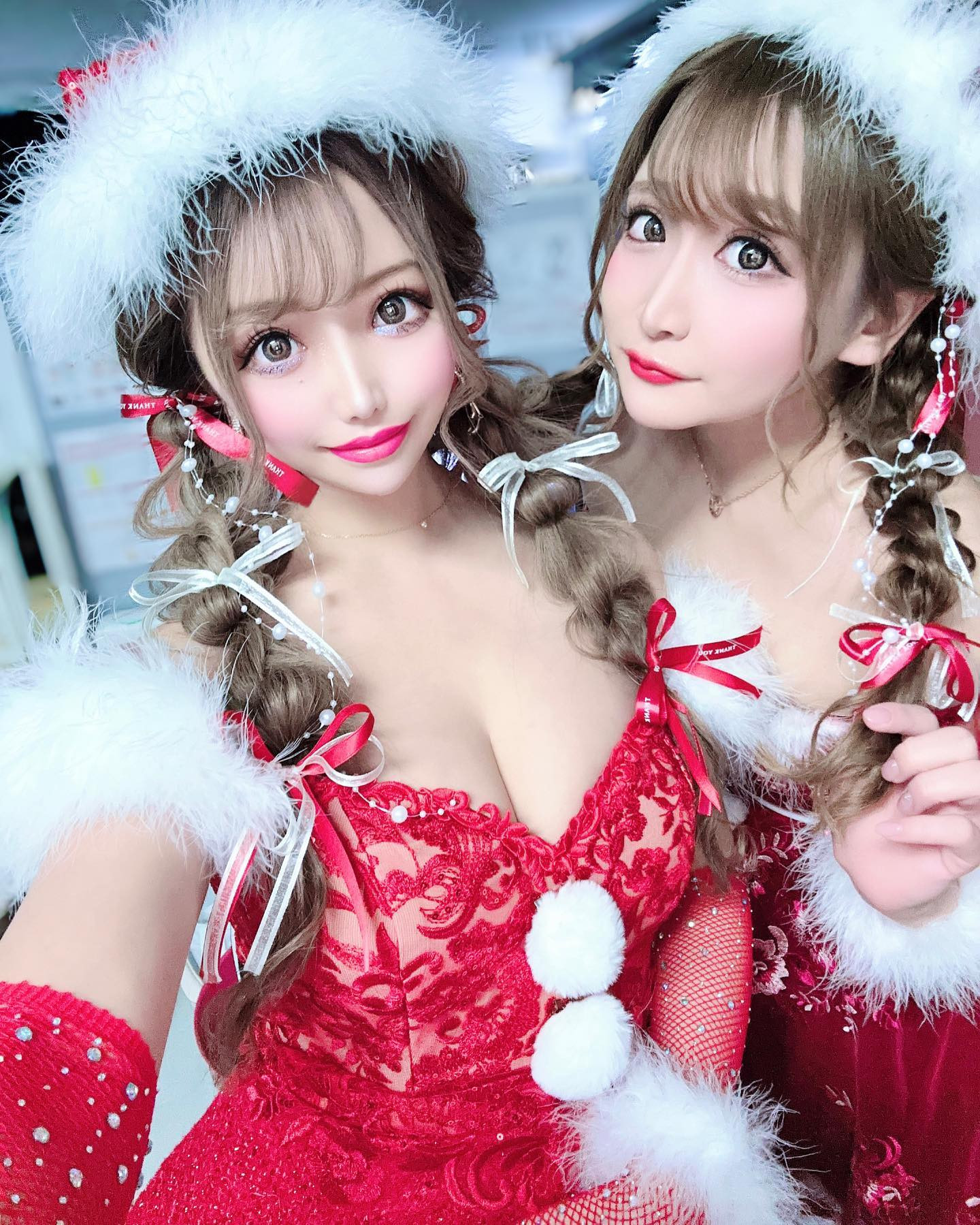 ピヌと髪の毛お揃いだよ🎀💋

#きゃばくら#キャバ嬢#歌舞伎町#ラウンジ#スナック#ガルバ#ホスト#バー#アイドル#新宿#東京#ナイトスポット#サンタクロース #instadaily#me#サンタコスプレ #お酒#水商売#love#クリスマス#サンタコス#美女#イケメン#夜遊び#ギャル#model#キャバキャバ#撮影#宣材写真 #宣材撮影