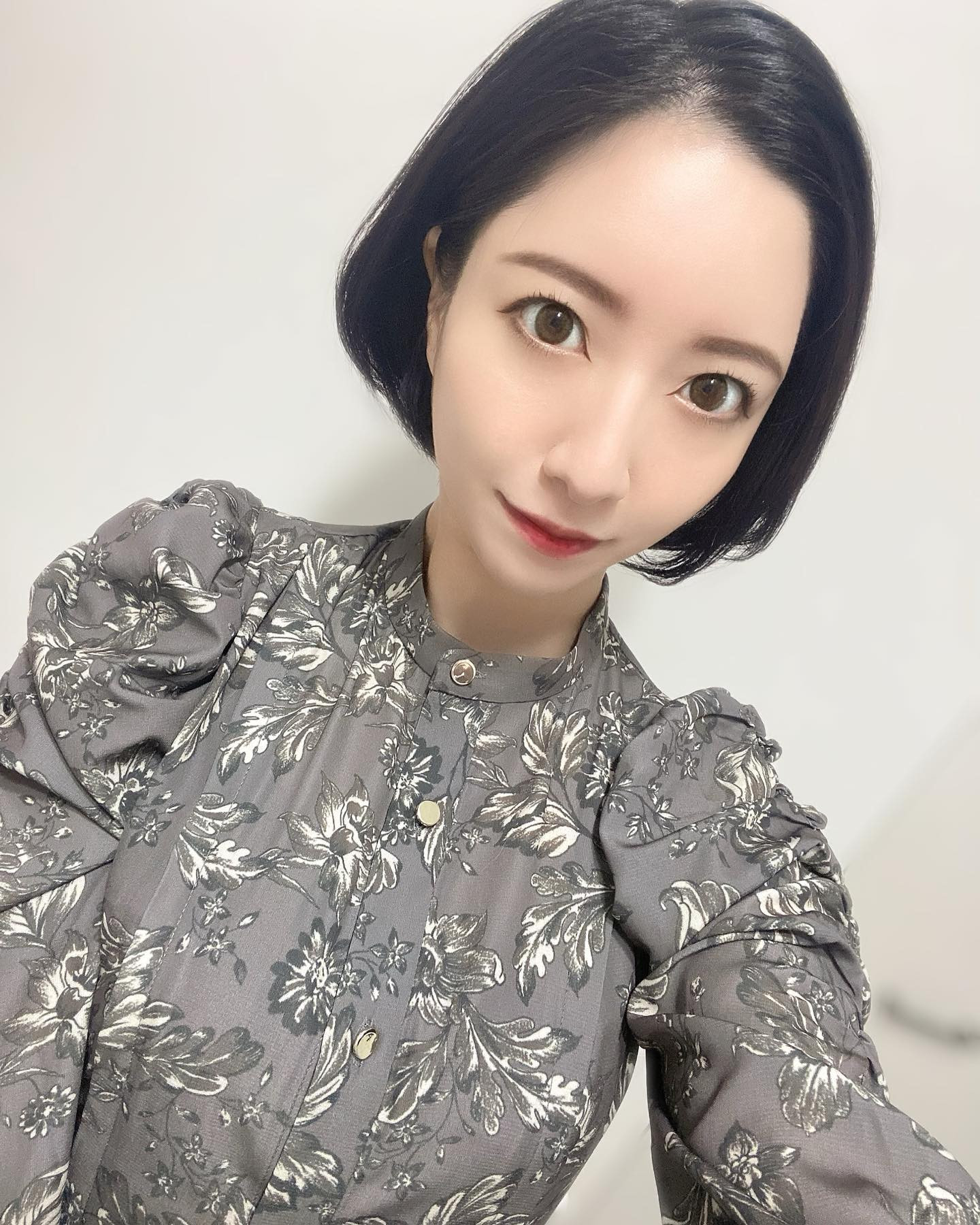 、
NEWワンピ！
今週もよろしくお願いします🥰

#ヘレナ#響グループ#百瀬るあ
#札幌#すすきの#北海道#ニュークラブ#ニュークラ嬢
#すすきのニュークラ#ラウンジ#ラウンジ嬢#キャバクラ#キャバ嬢#ホステス#道産子#美女スタグラム#求人#自撮り#ヘアアレンジ#キャバキャバ
#ゴルフ#ゴルフ女子#旅行#JGC#JAL#カメラ