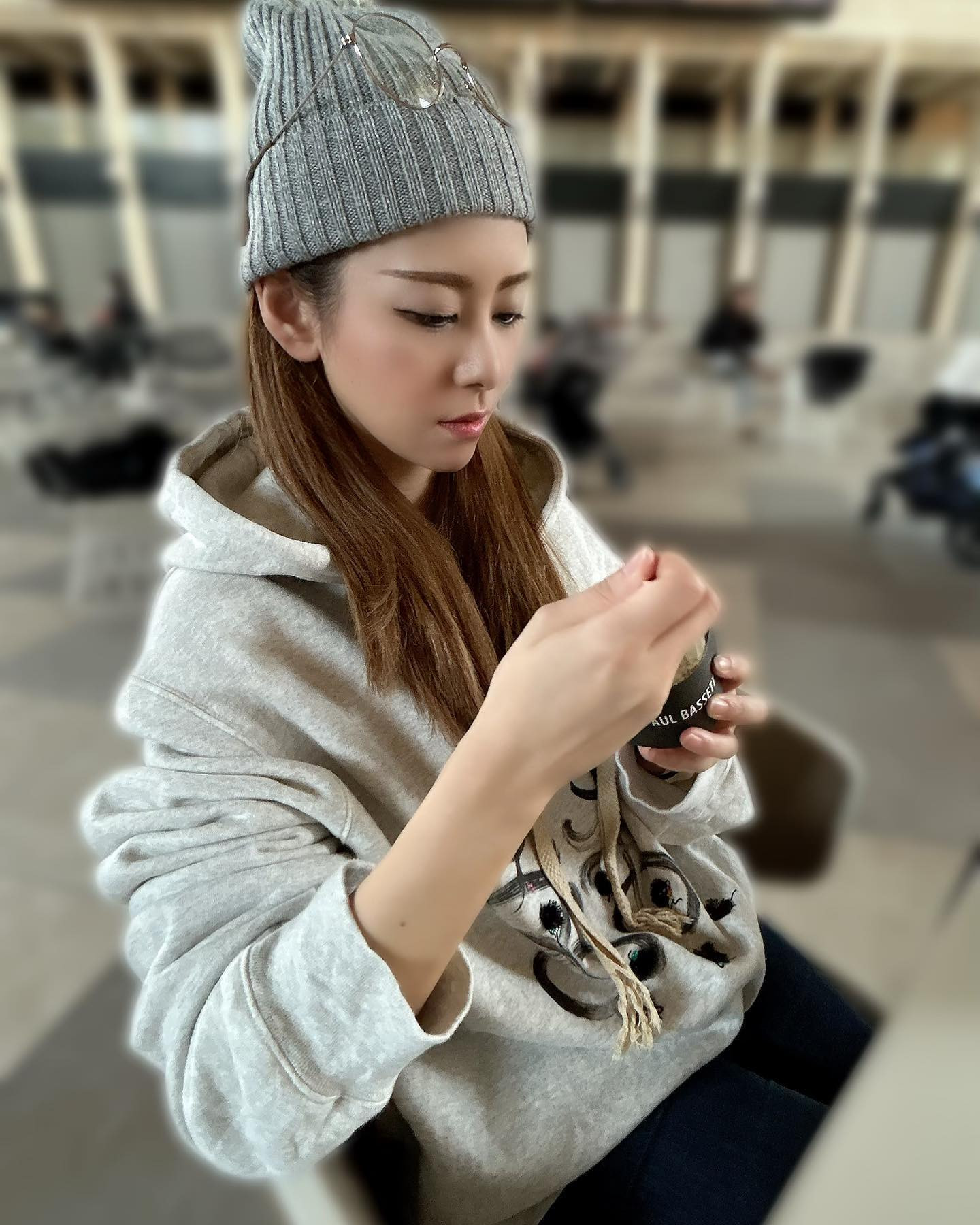 アイスに真剣なワシ🍨😋💓

アイス1ミリも見えてないけどwww

溶けかかっているアイスよりもガチガチのうちに食べたい派〜🙋‍♀️

@helena_hibikigroup 

　

　

#クラブヘレナ #ヘレナ #響グループ #水沢愛美 #札幌 #すすきの #北海道 #ニュークラブ #ニュークラ嬢 #すすきのニュークラ #ラウンジ #ラウンジ嬢 #キャバクラ #キャバ嬢 #ホステス #道産子 #美女スタグラム #求人 #自撮り #ヘアアレンジ #キャバキャバ #hokkaido #sapporo #s