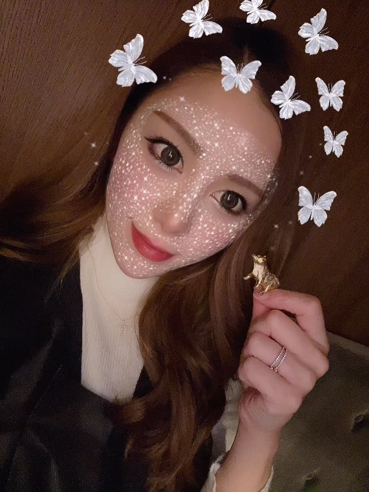 動画になっちゃったアルアル

@helena_hibikigroup 

　

　

#クラブヘレナ #ヘレナ #響グループ #水沢愛美 #札幌 #すすきの #北海道 #ニュークラブ #ニュークラ嬢 #すすきのニュークラ #ラウンジ #ラウンジ嬢 #キャバクラ #キャバ嬢 #ホステス #道産子 #美女スタグラム #求人 #自撮り #ヘアアレンジ #キャバキャバ #hokkaido #sapporo #susukino #helena #hibikigroup #champagne #l4likes #in