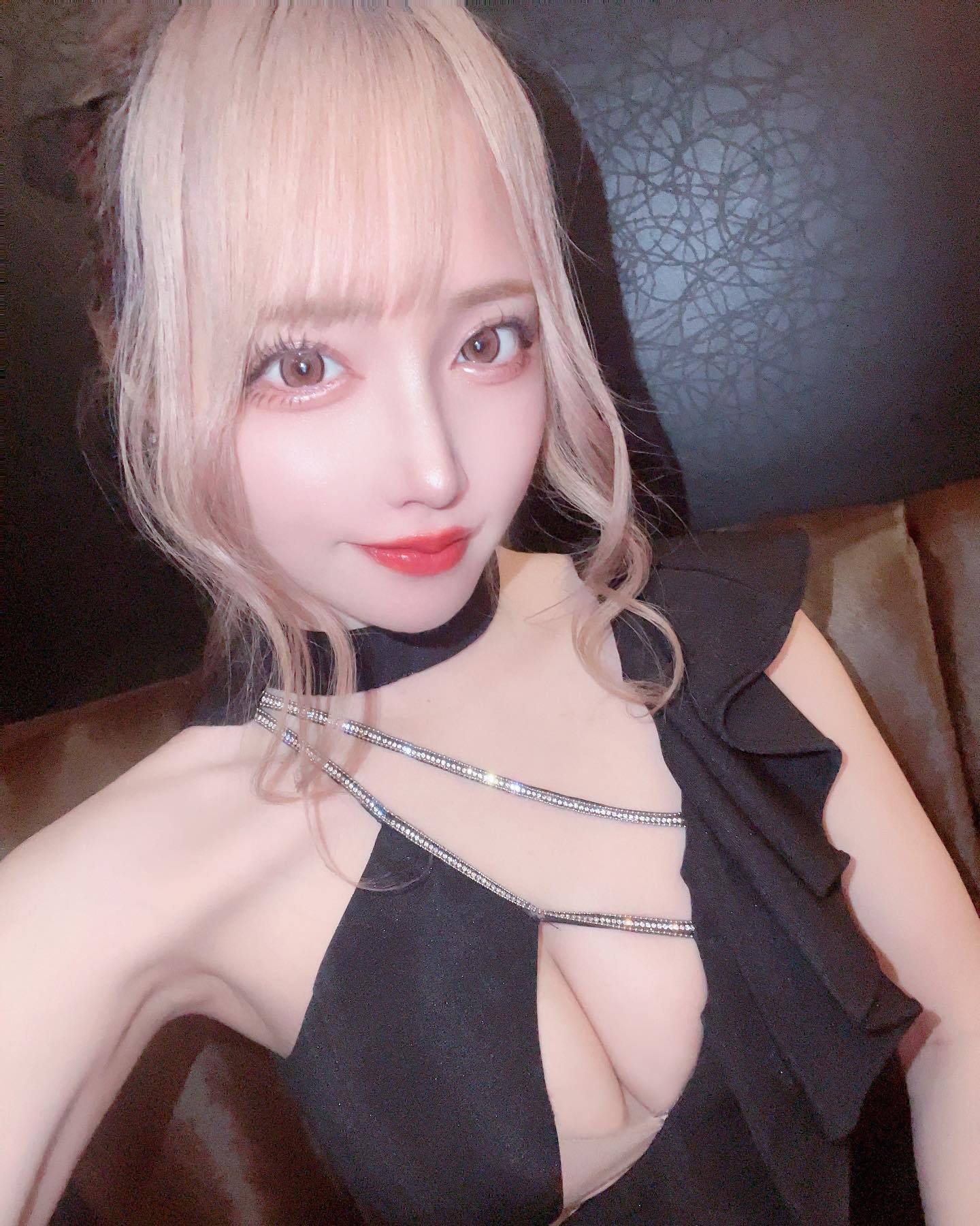 .
.
傷つけることしか僕にはできないなら
君をいじめるヤツらを

この手で切り裂いてやればいい
.
.
✄---------✄----------‐✄
.
.