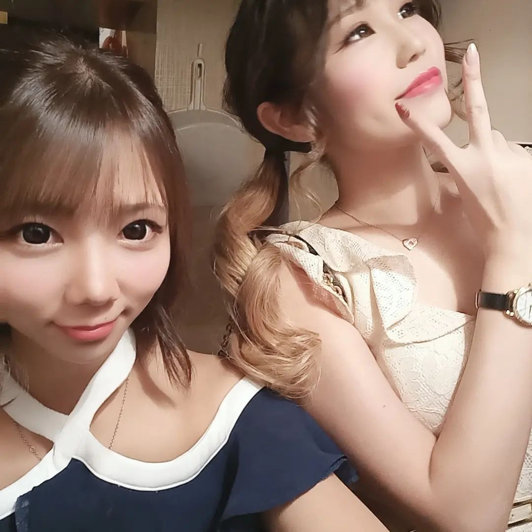 ちゃっかり隠し撮り🤭

#クラブヘレナ　#響きグループ　#水妃由羅　#札幌　#すすきの　#北海道　#ニュークラブ　#ニュークラ嬢　#すすきのニュークラ　#ラウンジ　#ラウンジ嬢　#キャバクラ　#キャバ嬢　#ホステス　#道産子　#美女スタグラム　#求人　#自撮り　#ヘアアレンジ　#キャバキャバ