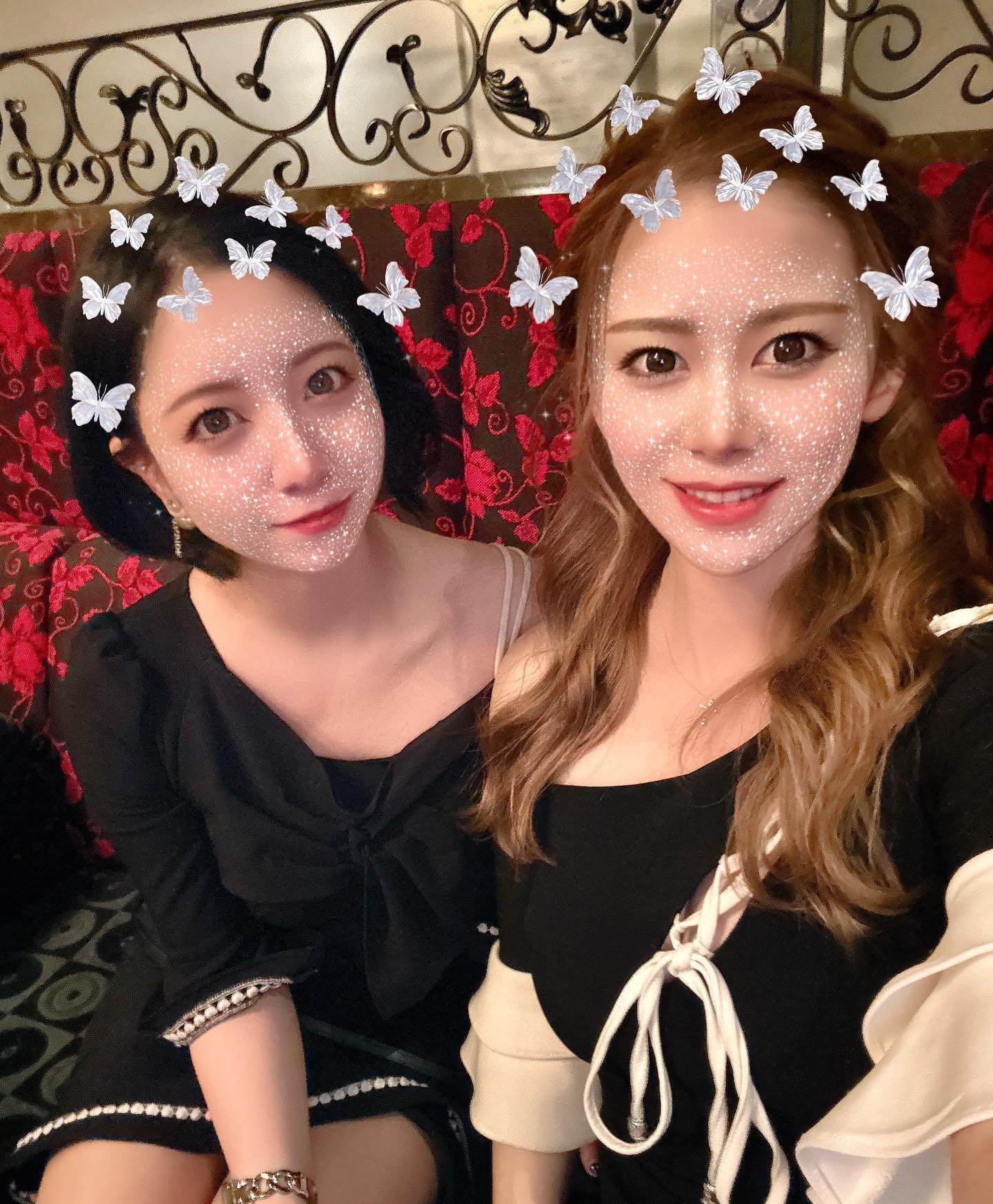 るあちゃんとドレスの雰囲気似てた👗❤️✨

久しぶりの月曜日出勤！予定ない🫣www

@helena_hibikigroup 

#クラブヘレナ #ヘレナ #響グループ #水沢愛美 #札幌 #すすきの #北海道 #ニュークラブ #ニュークラ嬢 #すすきのニュークラ #ラウンジ #ラウンジ嬢 #キャバクラ #キャバ嬢 #ホステス #道産子 #美女スタグラム #求人 #自撮り #ヘアアレンジ #キャバキャバ #hokkaido #sapporo #susukino #helena #hibikigroup #