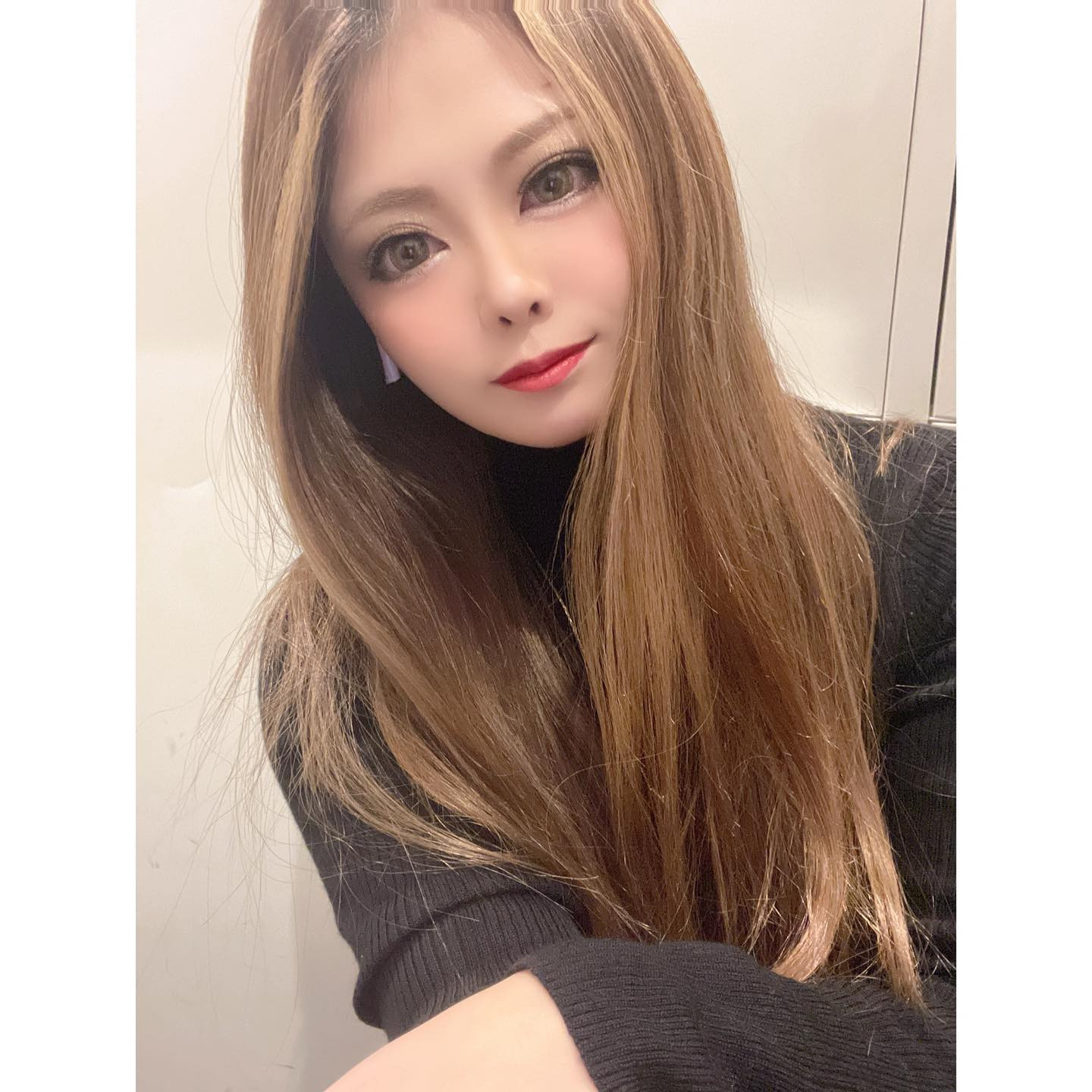 .
久しぶりの自撮り投下💥
あげる写真無さすぎて😢😢
.
昨日は早くに帰ってたくさん寝た😂
本日も出勤です✨
よろしくお願いします☀️
.
.
.
#蕨#タントラ#キャバクラ