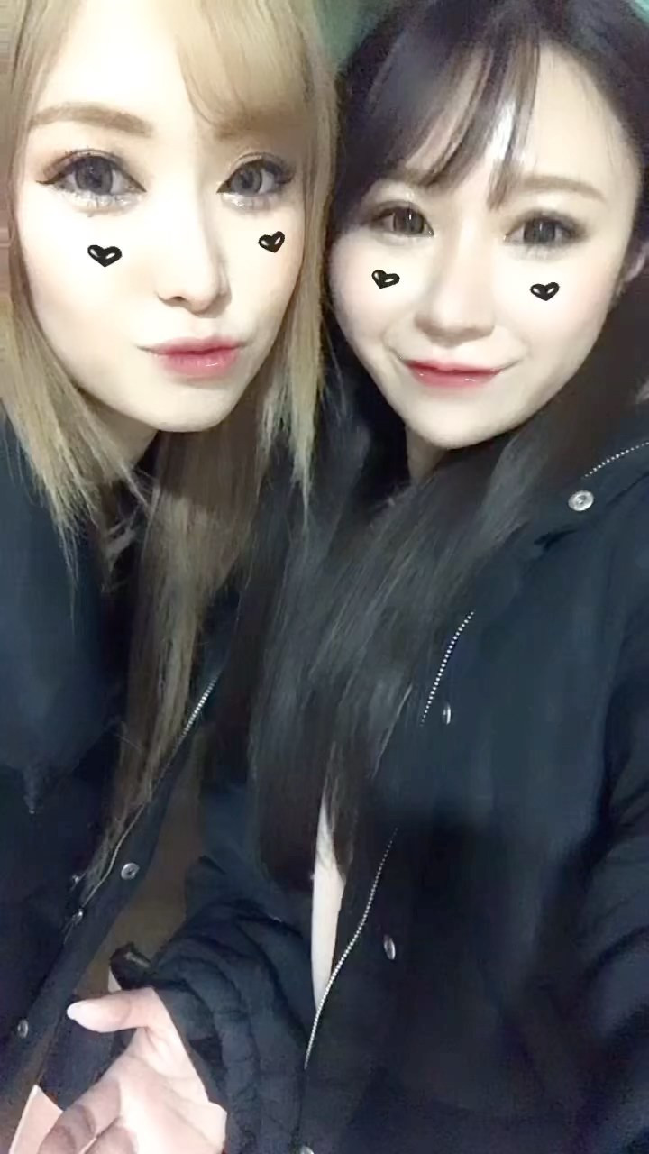 .
.
.
タントラでは本日からクリスマスイベントで
女の子もボーイさんもサンタさんになります🤶💓
コスプレって年齢じゃなさすぎて苦手だけど
サンタさんは可愛くてすき🥺🥺🤞（笑）

写真は昨日の営業終わりあやちゃんと🥰🌟ほいほーいっ！！（笑）

本日22時から出勤です❤️‍🔥
よろしくお願いします🥳🥳.
.
.
 #蕨  #蕨キャバクラ  #蕨タントラ  #キャバクラ  #キャバ嬢  #キャバキャバ