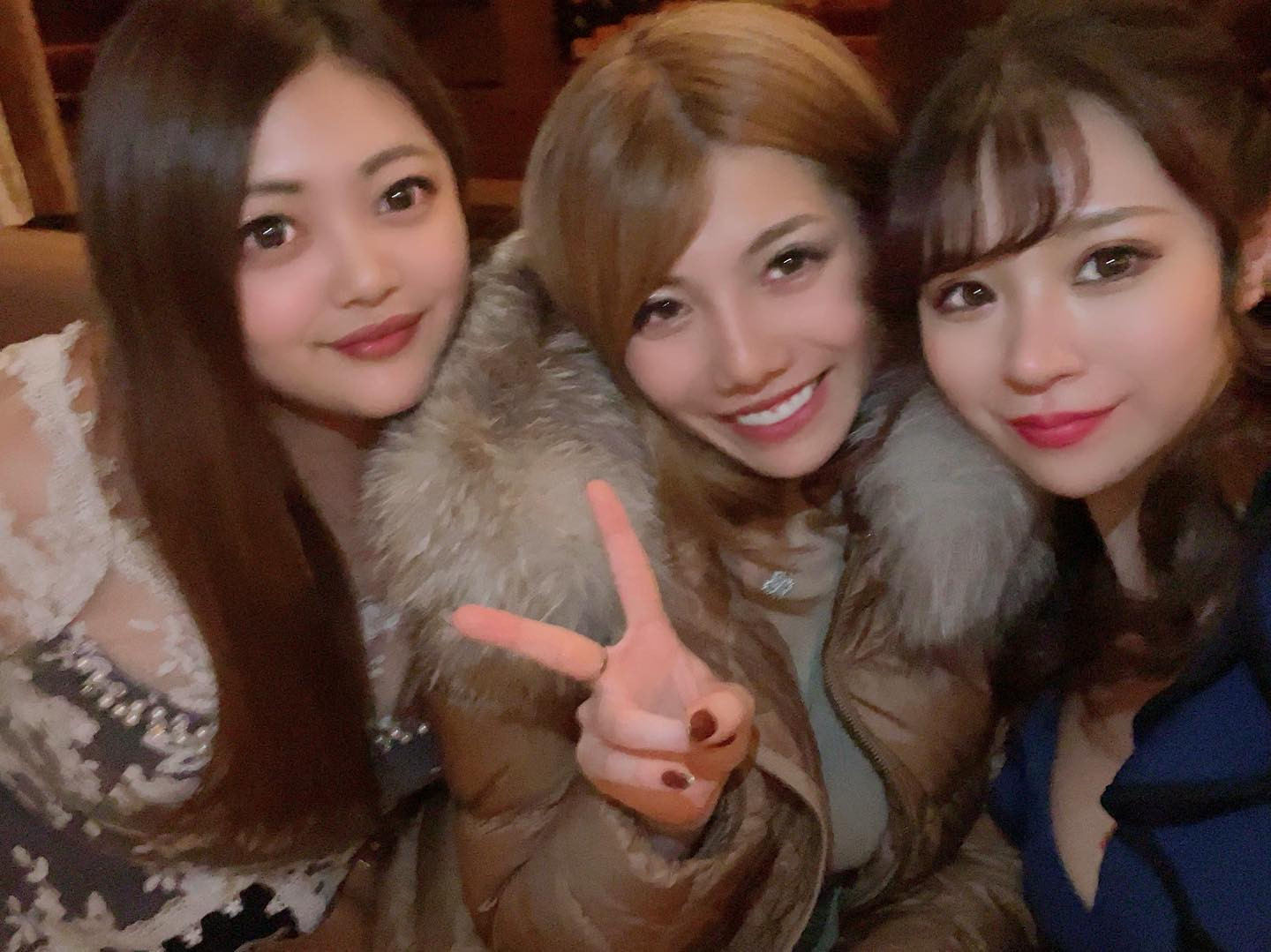 .
.
.
@tomomo.buta @sakisama0223 

タントラのともちゃんと、ディアレストのさきさん🥳💓
二人の絡みが本当におもろい🤣w

今日も出勤します🙆‍♀️💕.
.
.
 #蕨  #蕨キャバクラ  #キャバ嬢  #キャバキャバ  #clubtantra