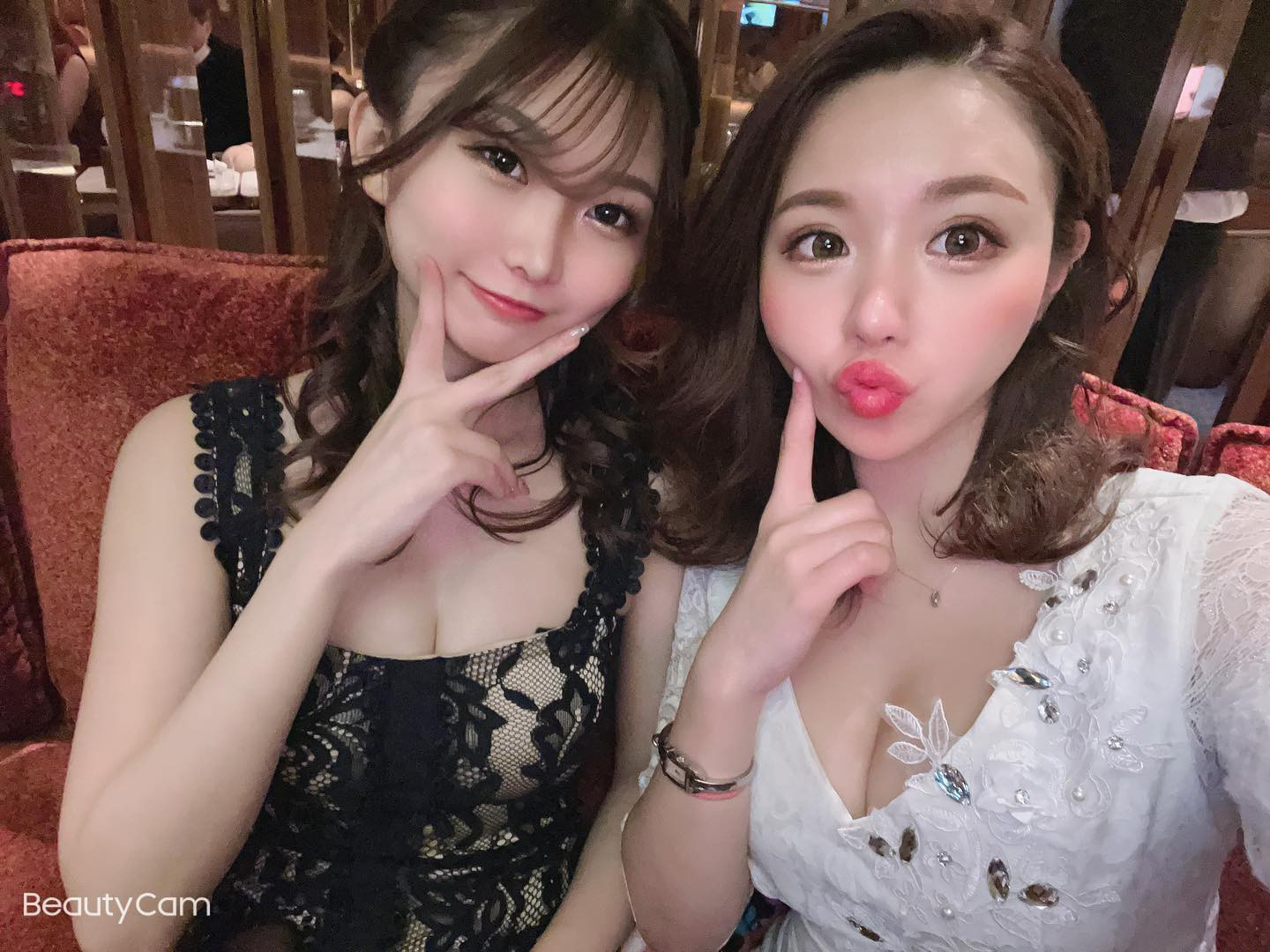 .
.
.
エクステつけて髪色暗くしました🙋‍♀️💕
写真は全く関係ないけど😾😾

この写真はまだ全然短い時⊂( *･ω･ )⊃🌟
今日は23時〜出勤です✊❤️‍🔥.
.
.
 #蕨  #蕨キャバクラ  #キャバ嬢  #キャバクラ  #キャバキャバ  #clubtantra