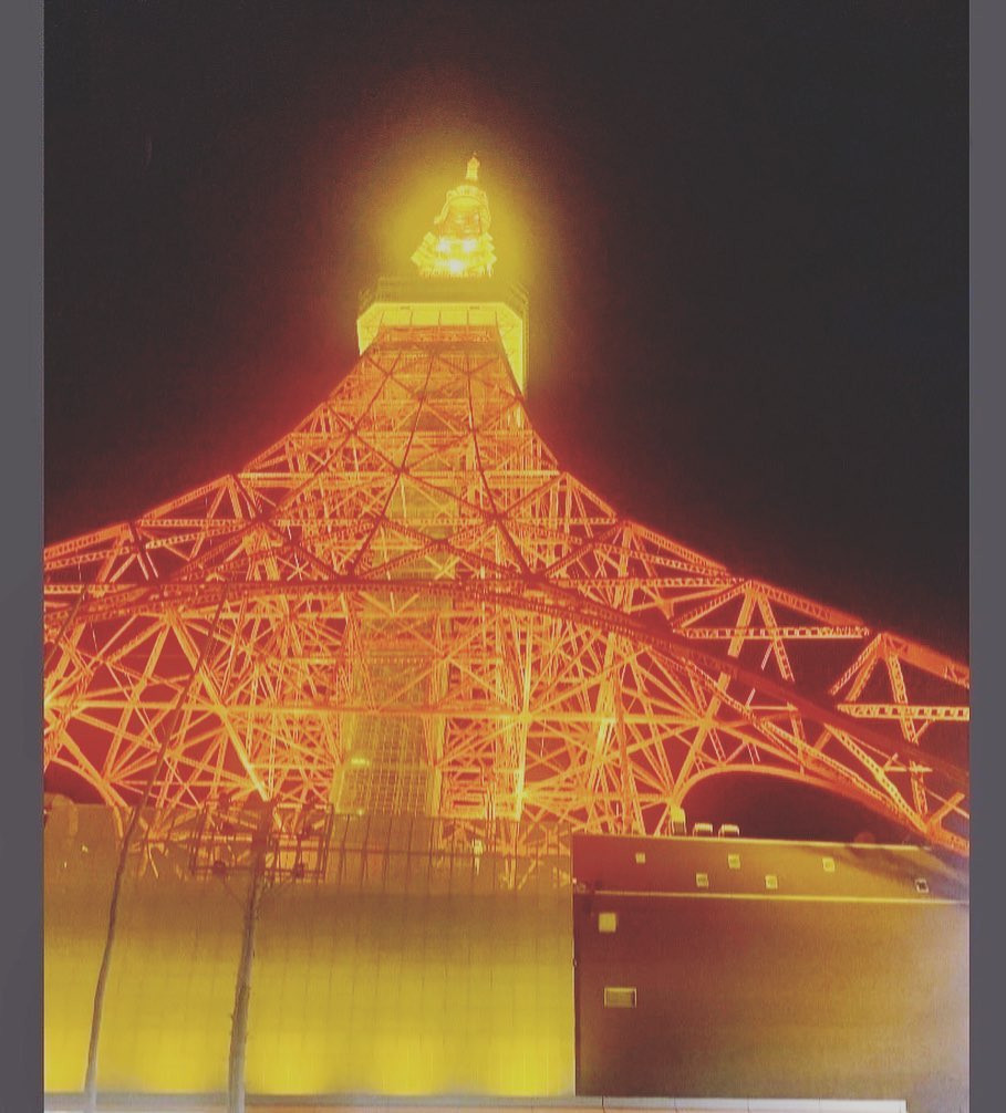 もうそろそろお話ししてもいいかな。
少しお話しさせてください🐣

桜色舞う頃🌸/中島美嘉
プラネタリウム🌌/大塚愛
に続き
第三弾の曲は

🎤헤이즈 Heize
♫We don't talk together

です！
日本語訳は

https://youtu.be/8y04PLXR43E

https://youtu.be/zIRDcFLQYS8

いろいろな和訳があって訳す人によって微妙にニュアンスが違うので1番ハマるのを見つけるのも楽しいかもですね👼🏻
かと言って自分でもよくわからないので韓国語勉強