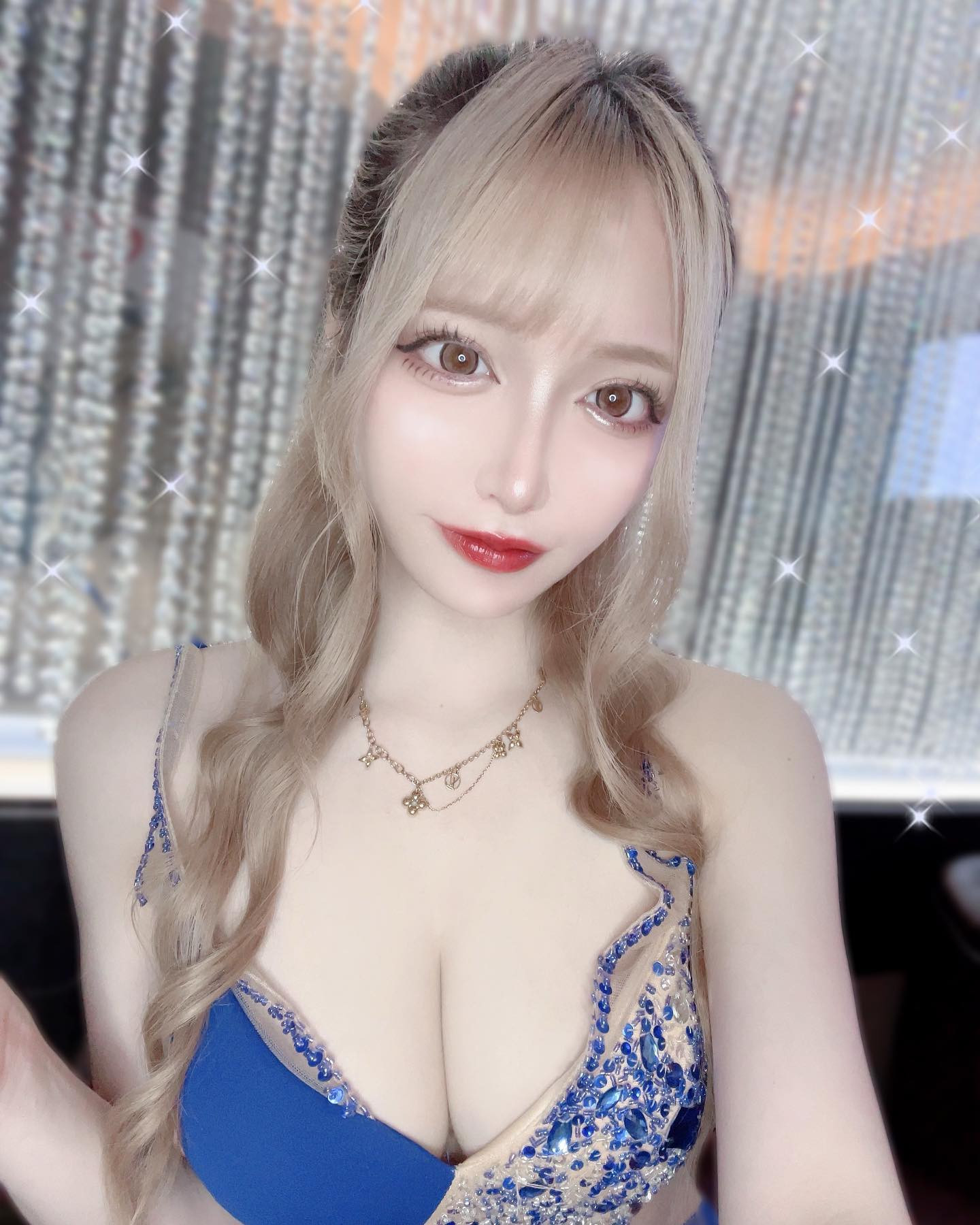 .
.
前髪切ってなくても
どんどん短くなっていくのが悩み。。😵
.
.