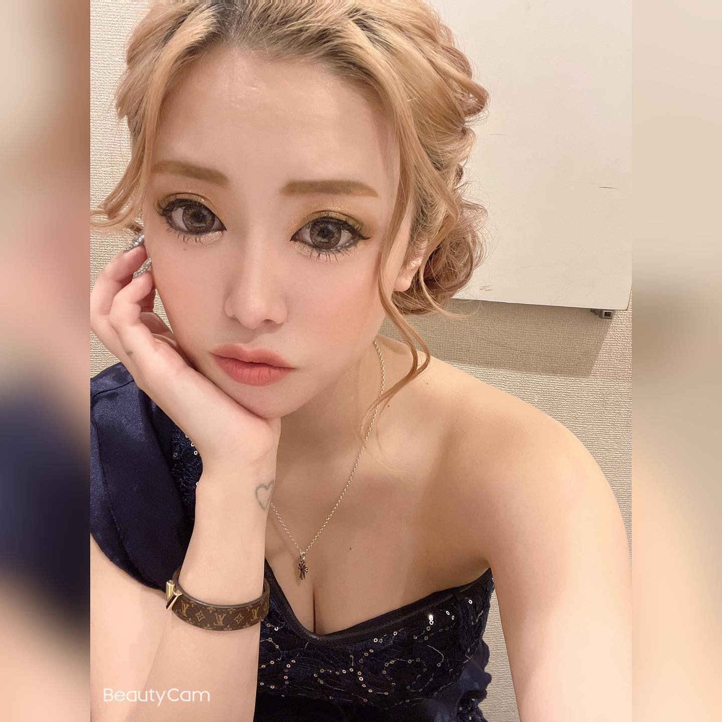 年末ラストスパート楽しすぎる♪♪
色んな人と楽しいお酒で毎日Happy💛💛💛

本日出勤です！！
よろしくお願いします🙇‍♀️❤️