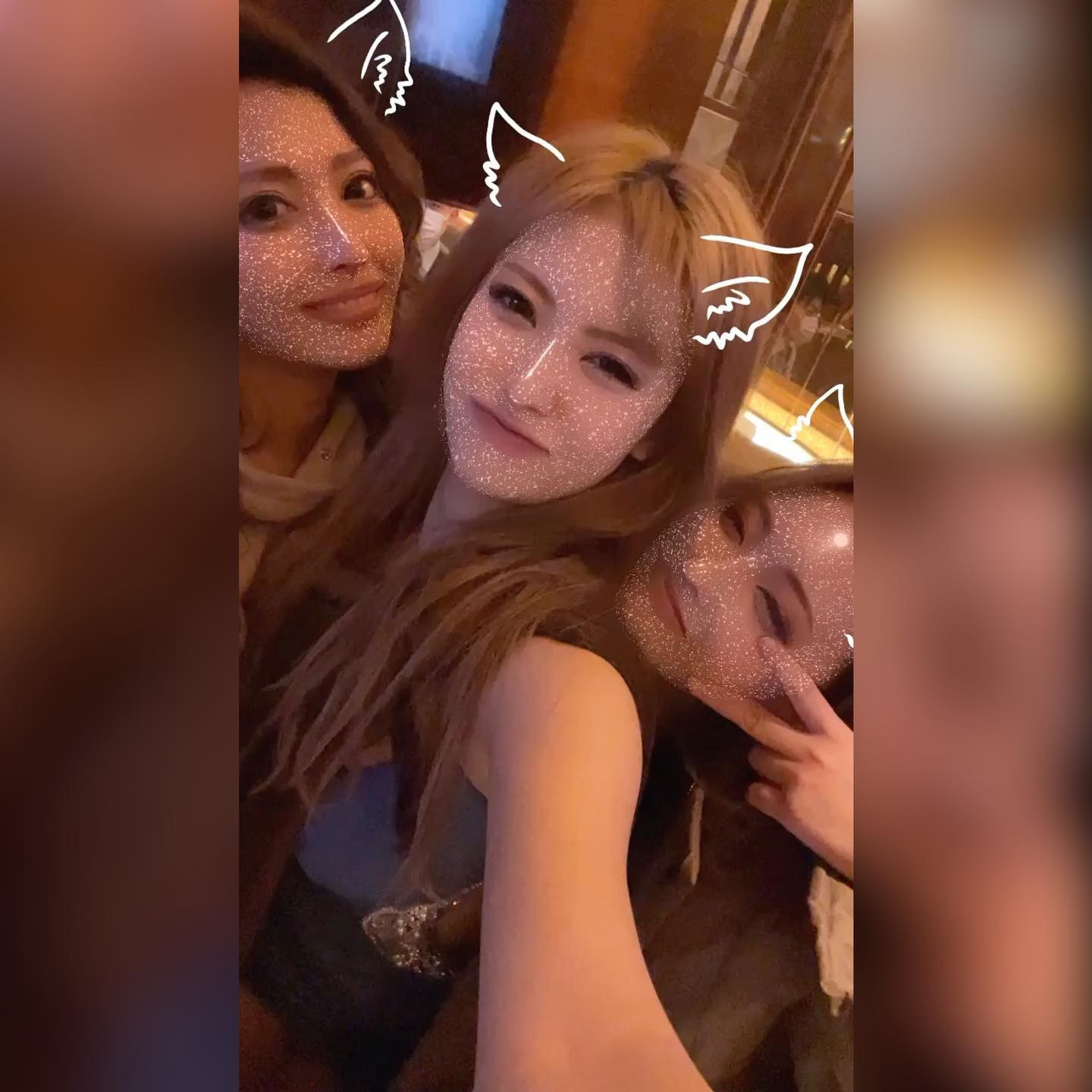 昨日も楽しい楽しいお酒だったなぁ〜🍻🤍
写真がべろべろ加減を物語ってる😂

本日、おやすみ頂いてます！！
また、明日からよろしくお願いします🙇‍♀️❤️

#蕨#clubtantra #タントラ#キャバクラ #キャバ嬢 #キャバキャバ #あや