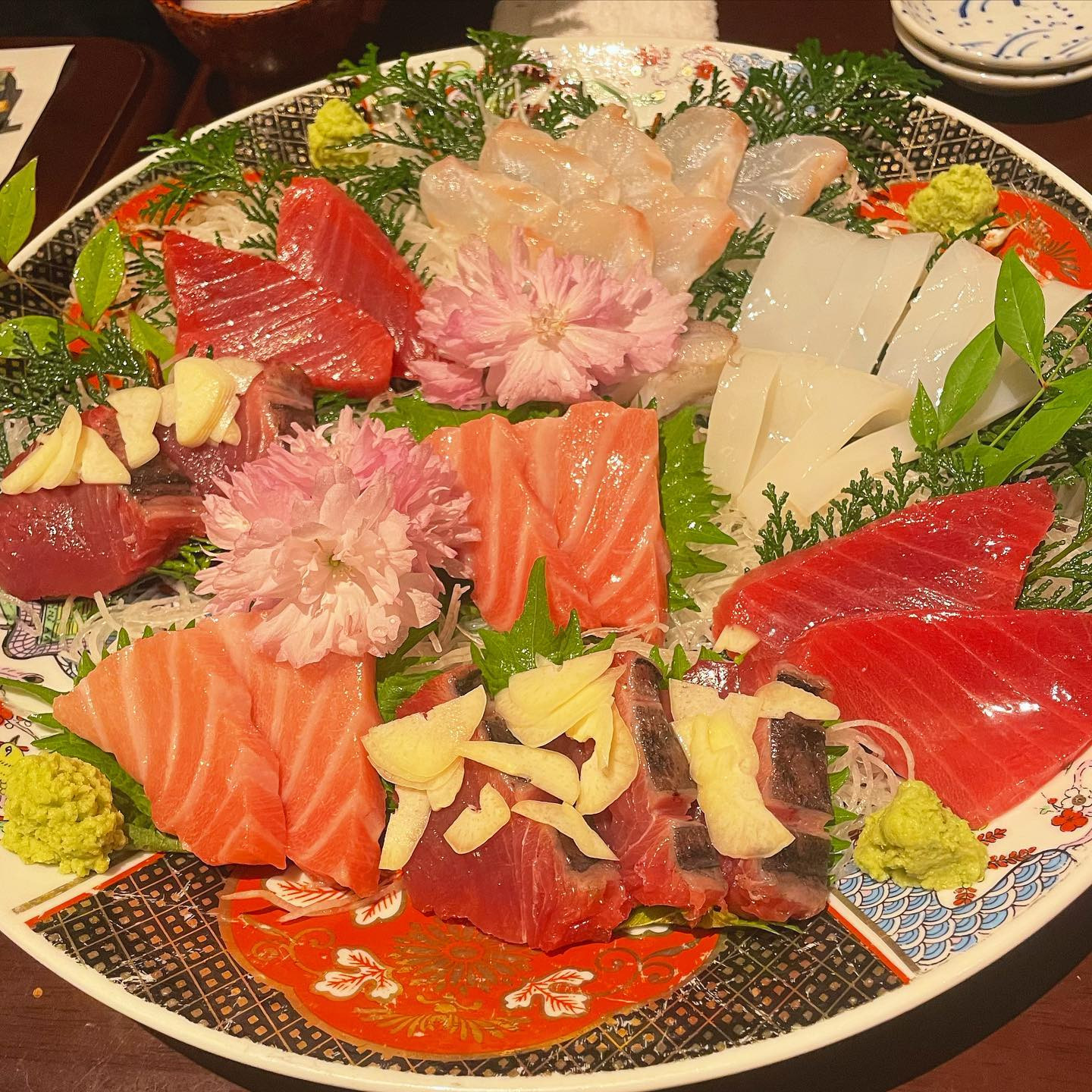  Instagramで記事を開くともさん...