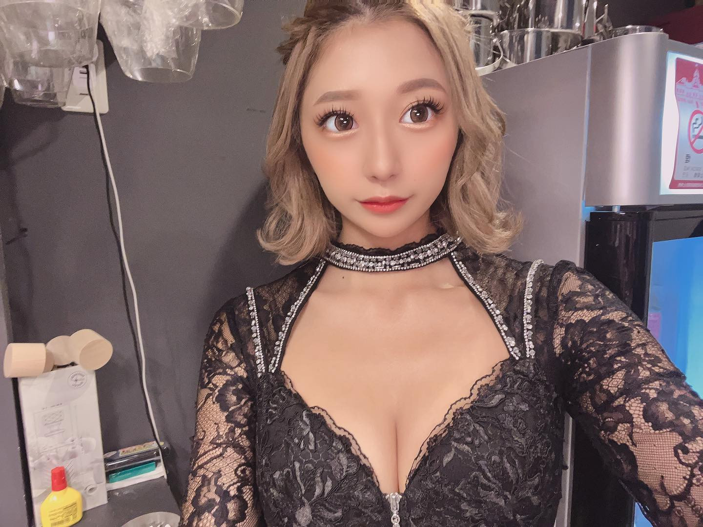 ・
・
11月もありがとうございました😊
バースデー月間終わった後で
不安だったけど、自分なりに
とってもいい結果で終われました🤩
・
今年も今月で終わってしまう
その前にみんなに沢山会いたい😘
12月もよろしくお願いします🙇
・

#ニュークラ #ニュークラ嬢 #ニュークラブ 
#キャバ嬢 #キャバクラ #ラウンジ 
#飲み屋 #水商売 #美容 #美女 #美人 
#可愛い子 #綺麗な女性 #かわいい女の子 
#北海道 #札幌 #サッポロ #すすきの #ススキノ 
#札幌観光 #札幌旅行 #札幌グルメ #