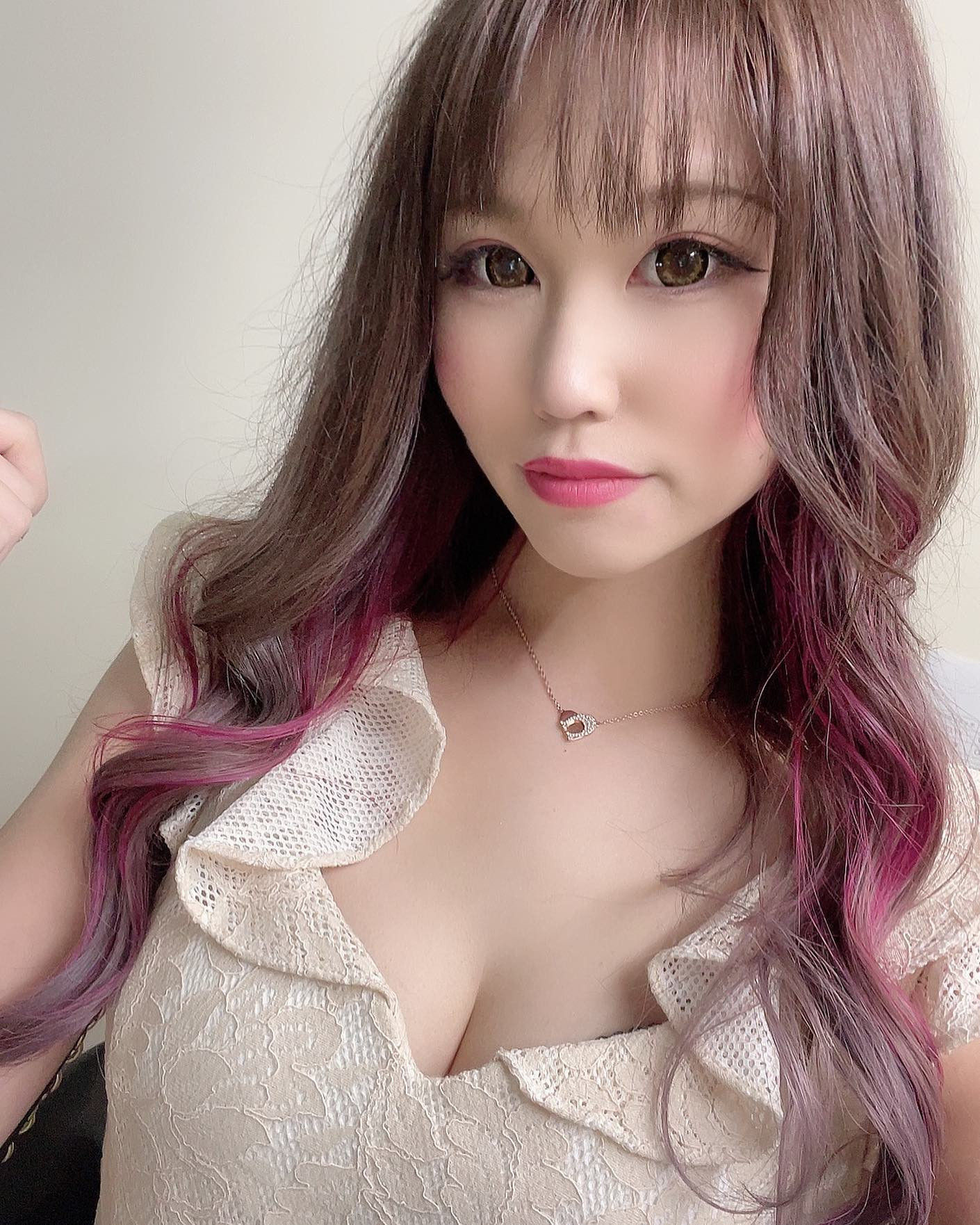 髪の毛染めた🤭

@helena_hibikigroup 

#クラブヘレナ　#響グループ　#天海莉央奈　#札幌　#すすきの　#北海道　#ニュークラブ　#ニュークラ嬢　#すすきのニュークラ　#ラウンジ　#ラウンジ嬢　#キャバクラ　#キャバ嬢　#ホステス　#道産子　#美女スタグラム　#求人　#自撮り　#ヘアアレンジ　#キャバキャバ#札幌観光#お酒#酔っ払い#歌舞伎町#錦#中州#国分町#お酒好きと繋がりたい#自撮り#いいね返し