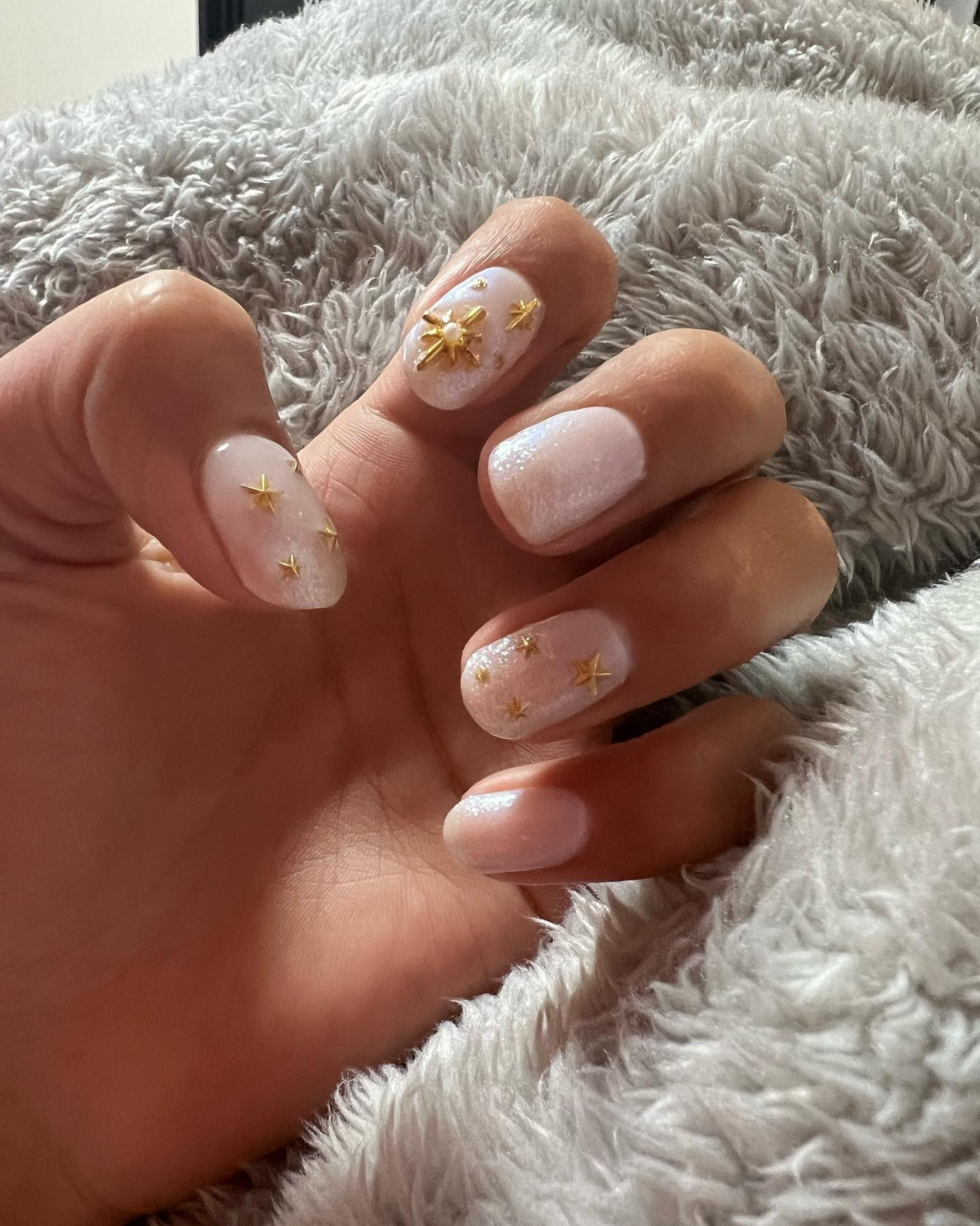 ・
・
久しぶりにネイルした💅
なんと初めてのジェルネイル✌️
・

#ニュークラ #ニュークラ嬢 #ニュークラブ 
#キャバ嬢 #キャバクラ #ラウンジ 
#飲み屋 #水商売 #美容 #美女 #美人 
#可愛い子 #綺麗な女性 #かわいい女の子 
#北海道 #札幌 #サッポロ #すすきの #ススキノ 
#札幌観光 #札幌旅行 #札幌グルメ #すすきのグルメ 
#likeforlike #like4likes #like4follow