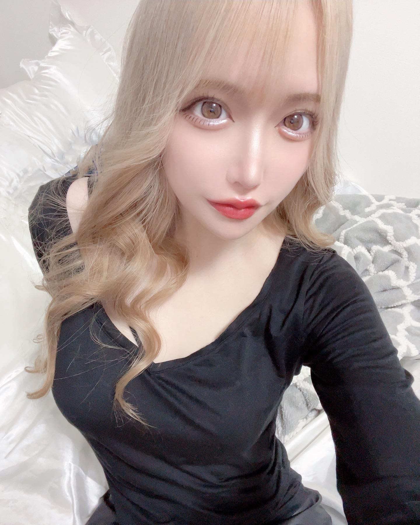 .
.
一緒に寝っる。
.
.