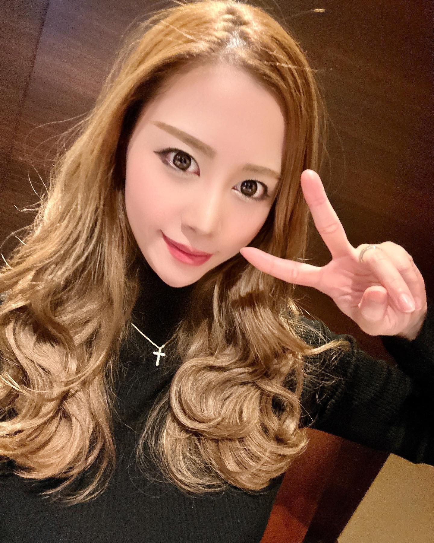 髪の毛ぱやぱやしてるけど、盛れたっぽいでふ

@helena_hibikigroup 

　

　

#クラブヘレナ #ヘレナ #響グループ #水沢愛美 #札幌 #すすきの #北海道 #ニュークラブ #ニュークラ嬢 #すすきのニュークラ #ラウンジ #ラウンジ嬢 #キャバクラ #キャバ嬢 #ホステス #道産子 #美女スタグラム #求人 #自撮り #ヘアアレンジ #キャバキャバ #hokkaido #sapporo #susukino #helena #hibikigroup #champagne #l4l