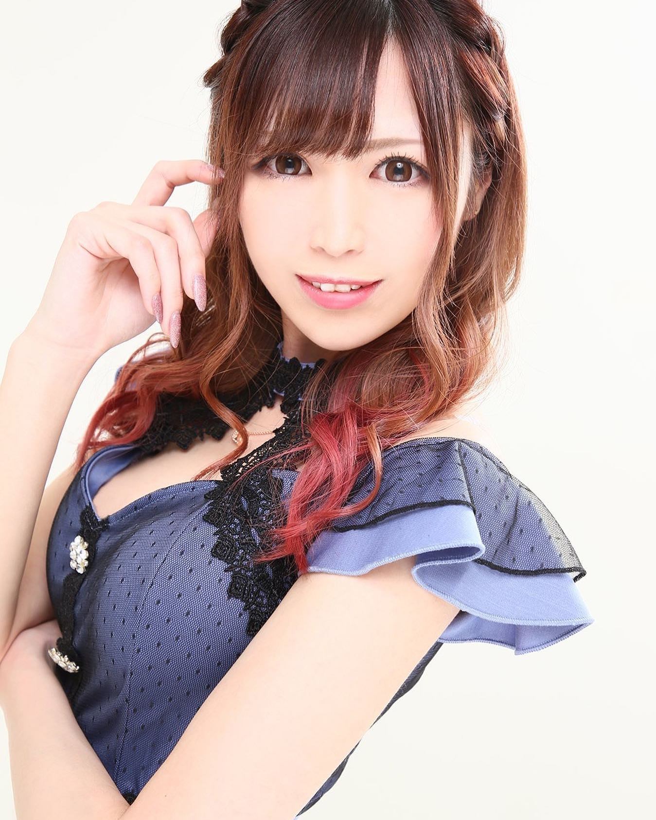 .

なんだか今日すごく寒い…
と思って気温見てみたら
－７度！！！
手がかじかむわけだ😵‍💫✋🤚

#赤門倶楽部 #シャチグループ #すすきの #キャバクラ #ニュークラ #札幌 #寒い #でも #テキーラで #心はアツアツ🫰 #今日も飲みまっしょい🧡

.