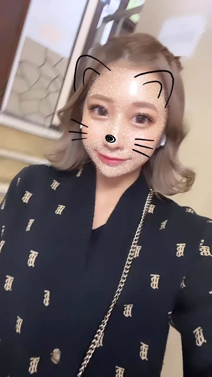 ・
・
喉が痛いためお休みします😷😷
・
#ニュークラ #ニュークラ嬢 #ニュークラブ 
#キャバ嬢 #キャバクラ #ラウンジ 
#飲み屋 #水商売 #美容 #美女 #美人 
#可愛い子 #綺麗な女性 #かわいい女の子 
#北海道 #札幌 #サッポロ #すすきの #ススキノ 
#札幌観光 #札幌旅行 #札幌グルメ #すすきのグルメ 
#likeforlike #like4likes #like4follow