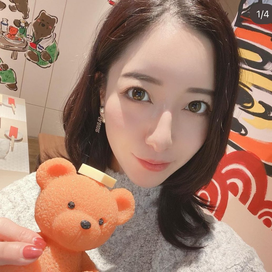 、
寒すぎるから
あったかいもの食べたい
でも焼肉も食べたい
、
欲の尽きない人間です。笑

#ヘレナ#響グループ#百瀬るあ
#札幌#すすきの#北海道#ニュークラブ#ニュークラ嬢
#すすきのニュークラ#ラウンジ#ラウンジ嬢#キャバクラ#キャバ嬢#ホステス#道産子#美女スタグラム#求人#自撮り#ヘアアレンジ#キャバキャバ
#ゴルフ#ゴルフ女子#旅行#JGC#JAL#カメラ