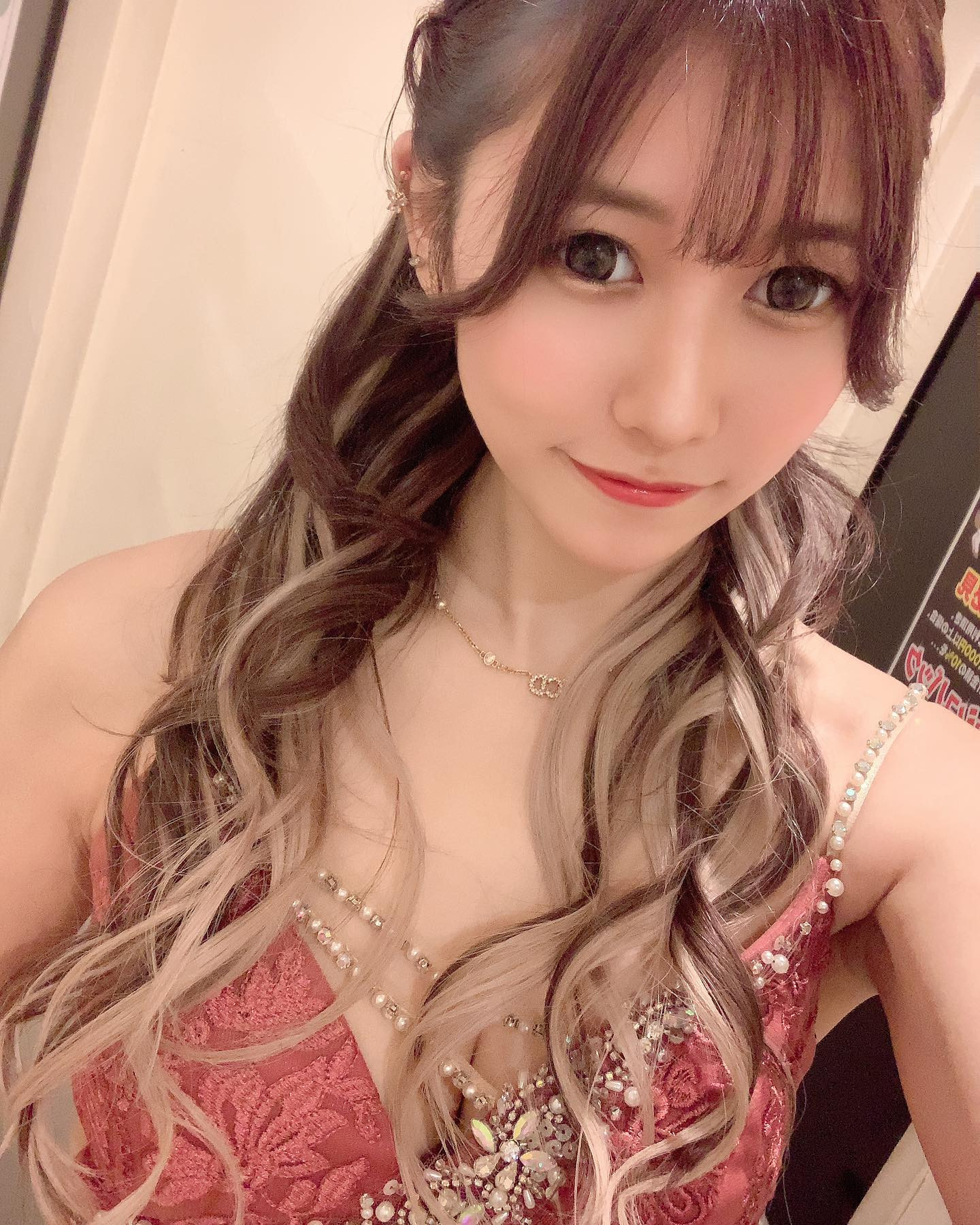 .
美容院行ってエクステつけてきた💇🏻‍♀️
この時期は毎年エクステつけてるなあ
地毛全然伸びないかなしい🥲

今日も出勤してます🌝꙳. 

#キャバクラ #キャバ嬢 #蕨タントラ #埼玉キャバクラ #キャバドレス #angelr #エクステ