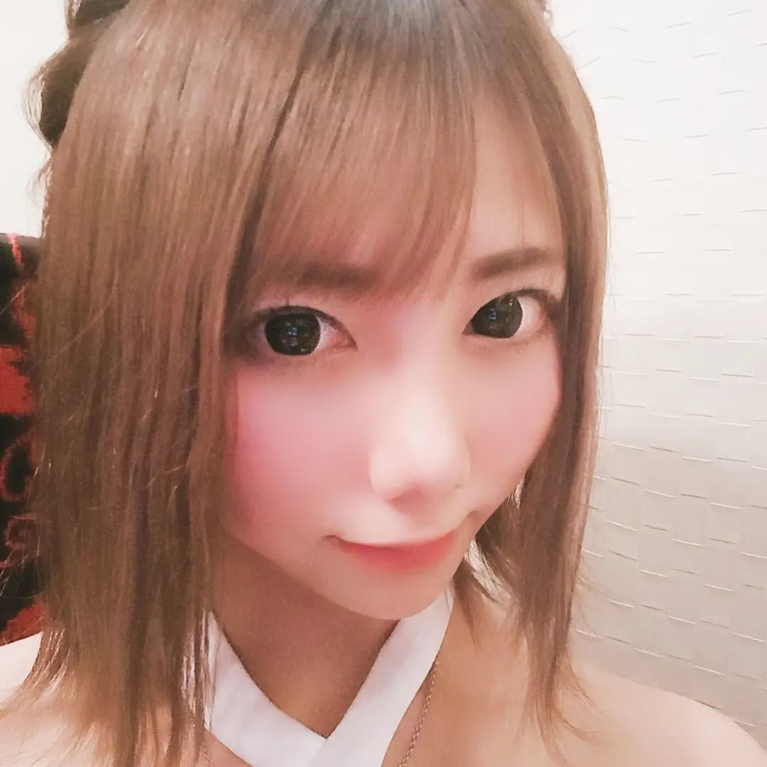 寒いからか❔

常に眠気と戦ってる‼️

#クラブヘレナ　#響きグループ　#水妃由羅　#札幌　#すすきの　#北海道　#ニュークラブ　#ニュークラ嬢　#すすきのニュークラ　#ラウンジ　#ラウンジ嬢　#キャバクラ　#キャバ嬢　#ホステス　#道産子　#美女スタグラム　#求人　#自撮り　#ヘアアレンジ　#キャバキャバ