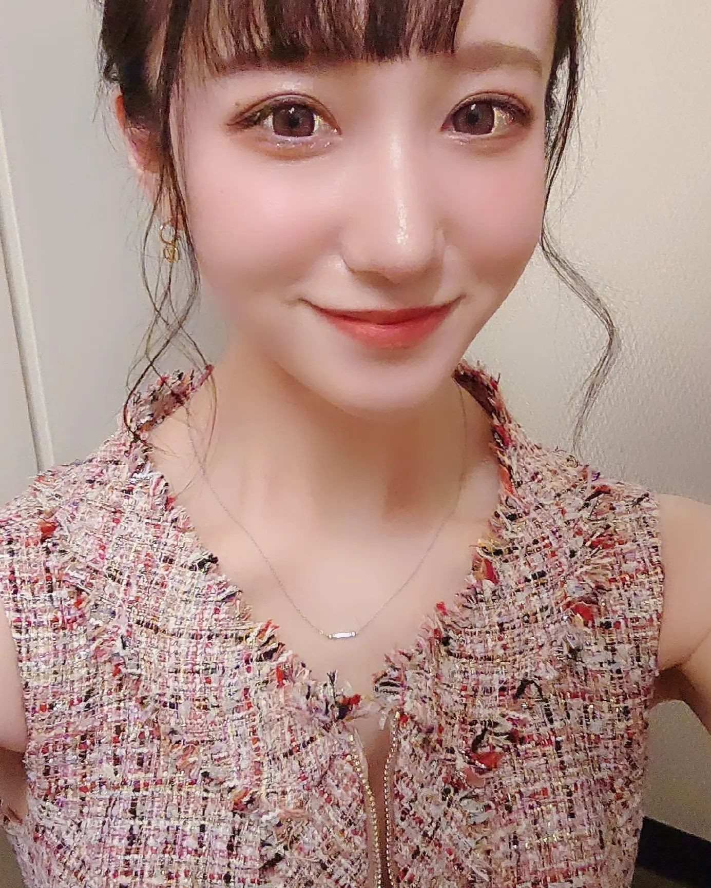 ,

周年イベント、たくさんありがとうございました💕
忙しくさせてもらえて感謝です🙏🙏
年1しか着ないロングドレス見てもらえてよかったー！
かわいくて大好きだけど、結局ミニ丈が一番歩きやすくて…
普段は着ない🙃笑
去年に続き今年も大事な周年の広告に出させてもらえて
とっても嬉しかったです👏✨
絶対来年も出たい！！ので！頑張ろう…！🎉

珍しくツイードの少し大人っぽいデザインのドレスを買ったので
見に来てね🤗♥️

久しぶりに行った十方夷第の写真も一緒に載せちゃう🦄
お肉が羽？に乗ってるのインパクトあるよね