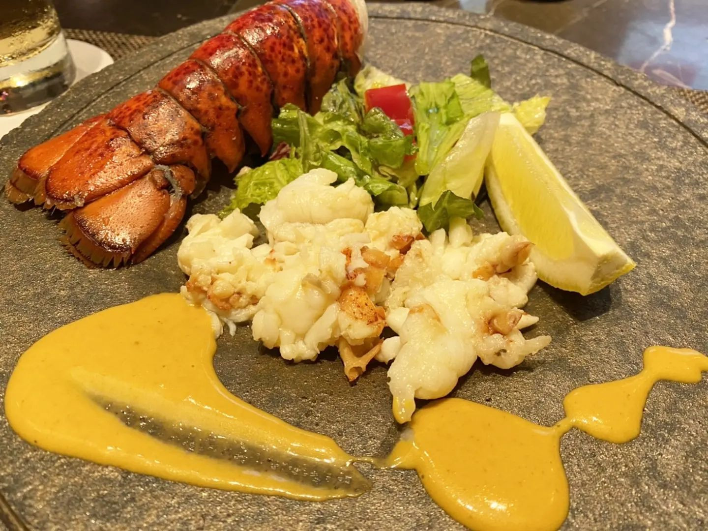 .

お久しぶりのいしざきおいしかった💕
鉄板焼って見てるだけで楽しくてよい😌

スロー撮るタイミングは担当さんがばっちり教えてくれたー！
ありがとうございます🐻🍬

また食べに行きたいな✨

#すすきの　#ホステス　#キャバ嬢
#ニュークラ　#ニュークラブ
#クラブ　#キャバクラ
#カルネ　#クラブカルネ
#carnet　#clubcarnet
#色白　#オタク

△▽△