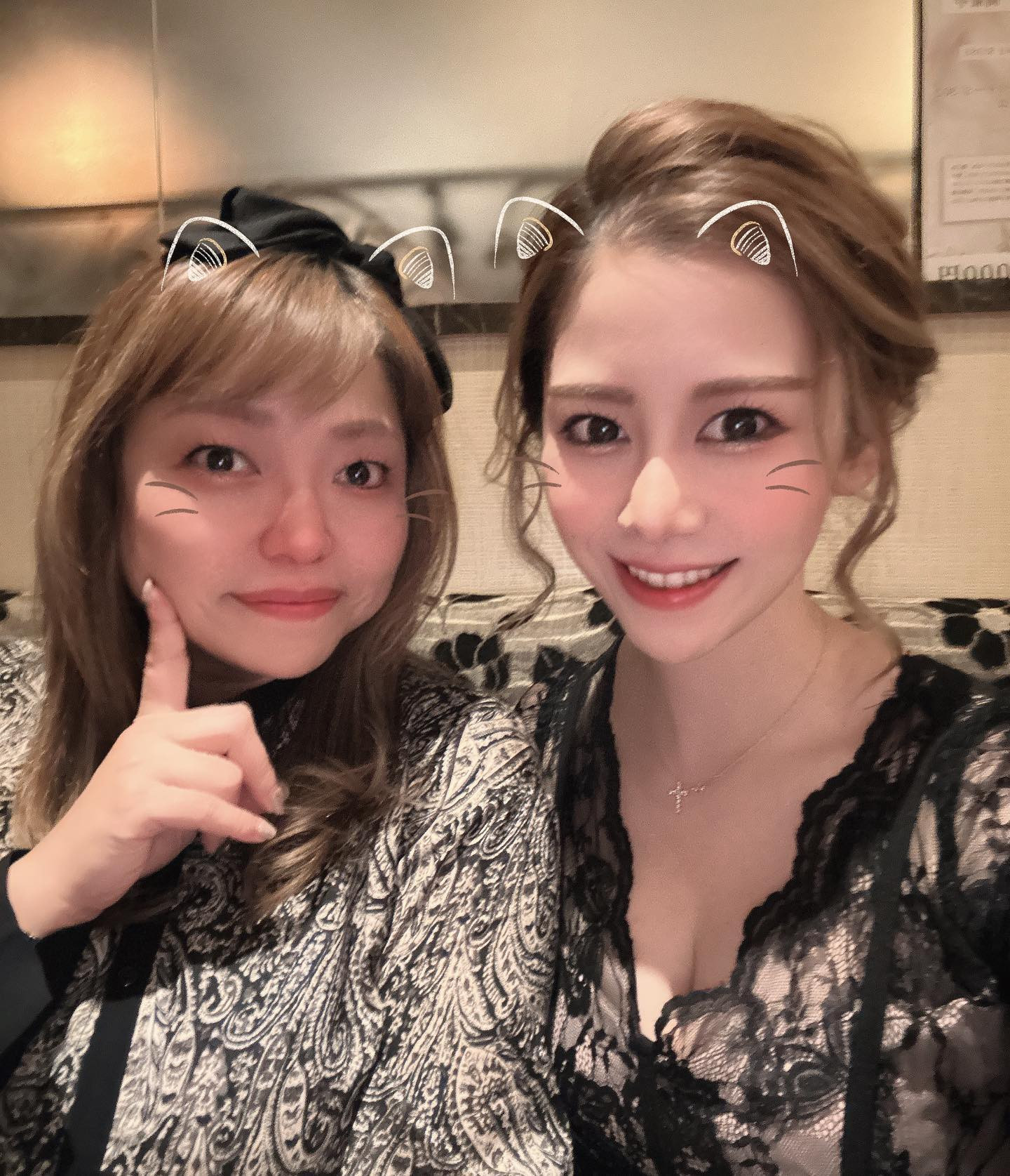 ちぃさんすっぴんだよ。ありえんレベルで肌きれい✨
うーらーやーまーしー🥹🥹🥹💕

@helena_hibikigroup 

　

　

#クラブヘレナ #ヘレナ #響グループ #水沢愛美 #札幌 #すすきの #北海道 #ニュークラブ #ニュークラ嬢 #すすきのニュークラ #ラウンジ #ラウンジ嬢 #キャバクラ #キャバ嬢 #ホステス #道産子 #美女スタグラム #求人 #自撮り #ヘアアレンジ #キャバキャバ #hokkaido #sapporo #susukino #helena #hibikigro