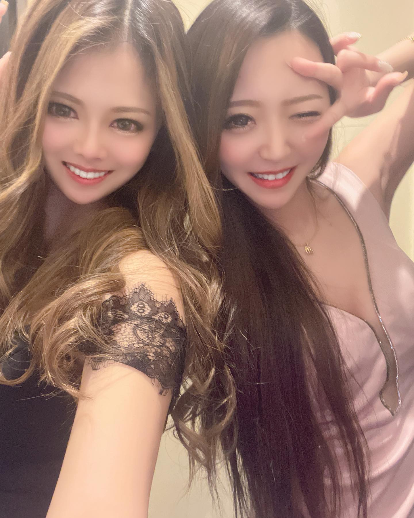 .
めちゃくちゃ可愛いあいなちゃんと💕
この時の私ベロベロー🤣🤣

今日明日出勤してます✨✨

#蕨#タントラ#キャバクラ#キャバ嬢