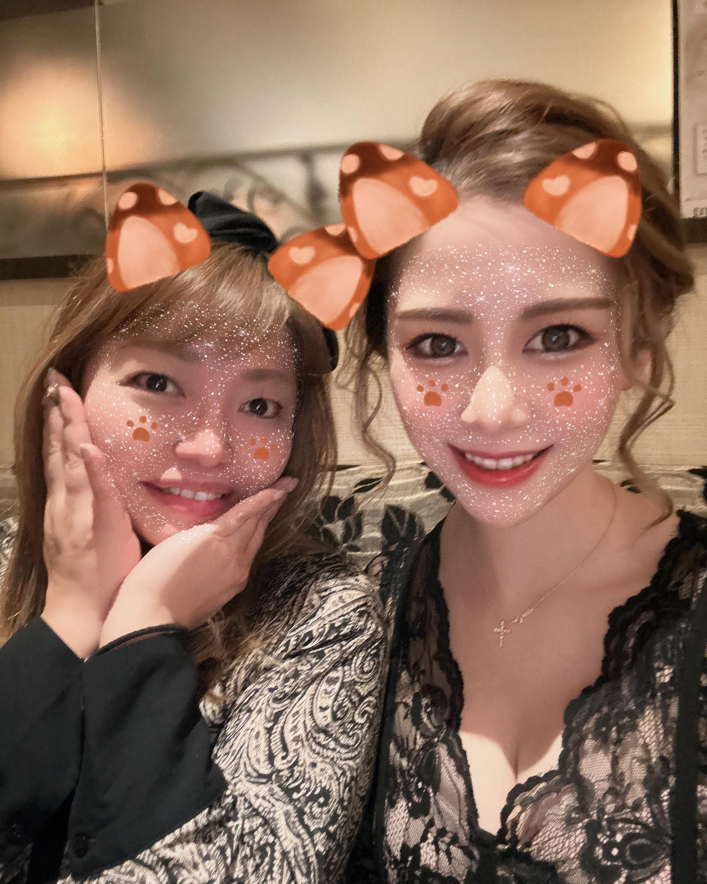 ちぃさんとの写メもういっちょ載せちゃう〜💕

@helena_hibikigroup 

　

　

#クラブヘレナ #ヘレナ #響グループ #水沢愛美 #札幌 #すすきの #北海道 #ニュークラブ #ニュークラ嬢 #すすきのニュークラ #ラウンジ #ラウンジ嬢 #キャバクラ #キャバ嬢 #ホステス #道産子 #美女スタグラム #求人 #自撮り #ヘアアレンジ #キャバキャバ #hokkaido #sapporo #susukino #helena #hibikigroup #champagne #l4l