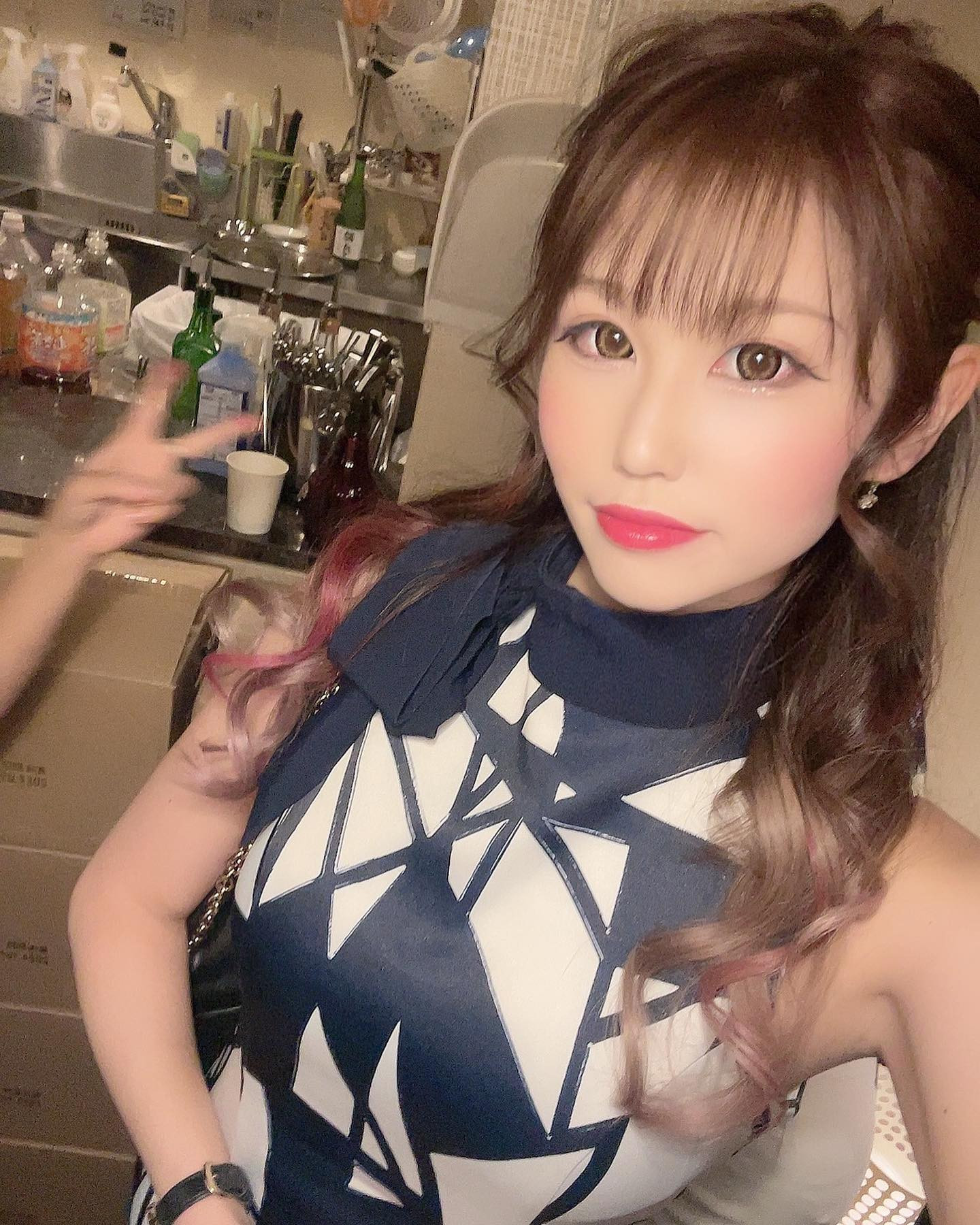 今日も出勤😇

@helena_hibikigroup 

#クラブヘレナ　#響グループ　#天海莉央奈　#札幌　#すすきの　#北海道　#ニュークラブ　#ニュークラ嬢　#すすきのニュークラ　#ラウンジ　#ラウンジ嬢　#キャバクラ　#キャバ嬢　#ホステス　#道産子　#美女スタグラム　#求人　#自撮り　#ヘアアレンジ　#キャバキャバ#札幌観光#お酒#酔っ払い#歌舞伎町#錦#中州#国分町#お酒好きと繋がりたい#自撮り#いいね返し