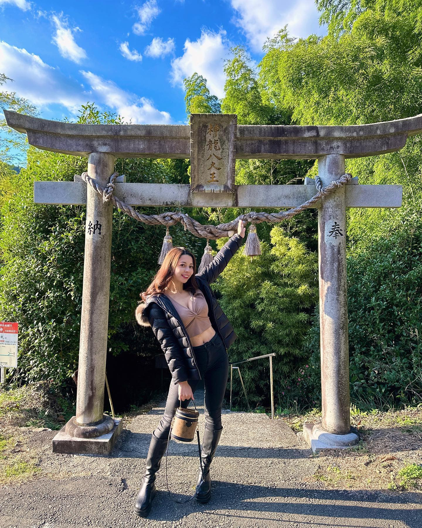 遂に行けた！
宇宙最強パワースポット！ここに行けばめちゃくちゃ金運が上がるらしい🥹💰

TikTokで見つけて絶対いくって決めてやっと行けた😭❤️パワーめっちゃかんじたよ😻

#熊本 #熊本グルメ #熊本観光 #熊本旅行 #八大龍王神社 #八大龍王 #宇宙最強パワースポット #最強 #神社 #神社巡り #神社好きな人と繋がりたい #kawaii #love #like #いいね返し