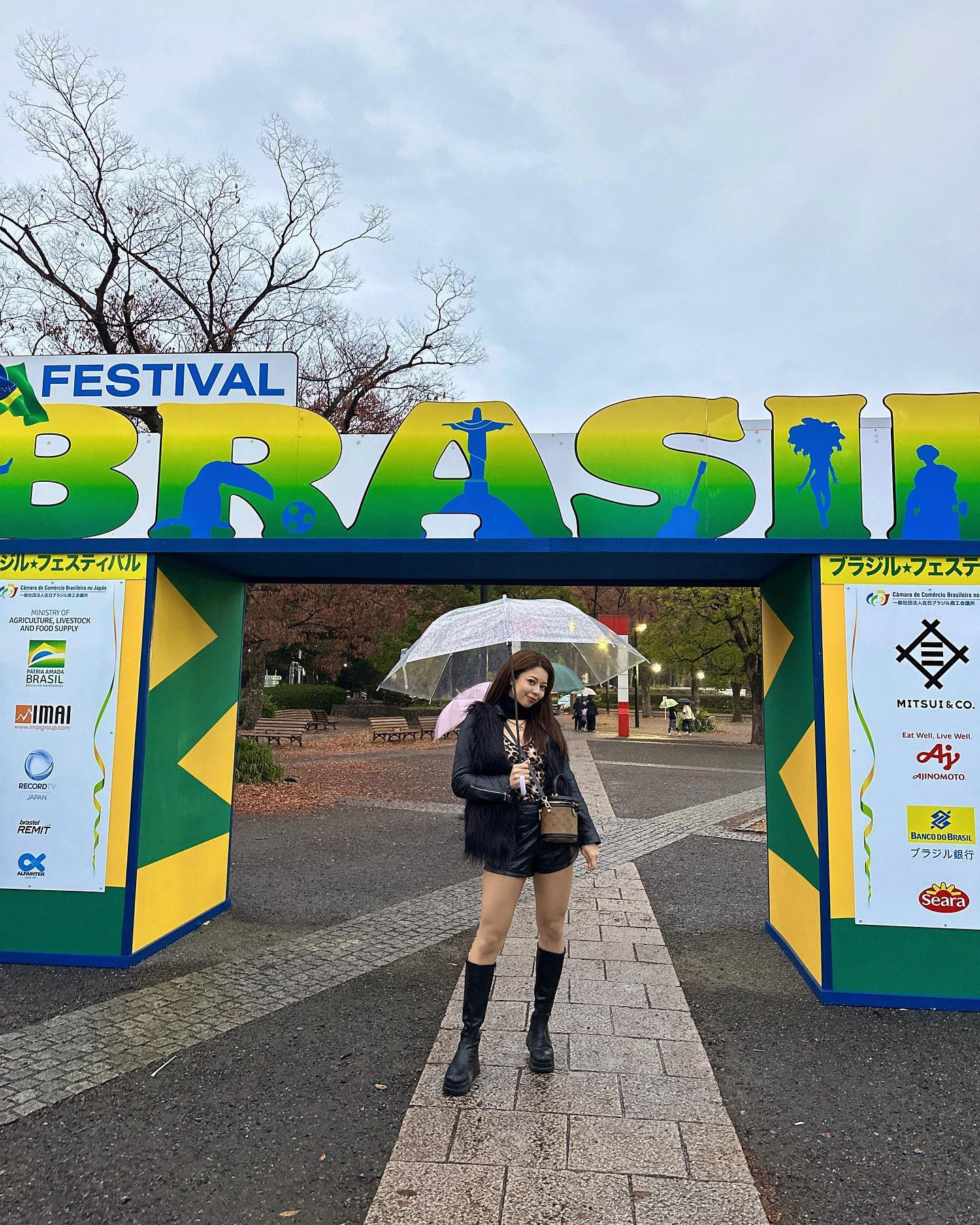 何年ぶりかのブラジルフェス🇧🇷🇧🇷🇧🇷
雨すぎて15分ぐらいで出た😂

#ブラジルフェスティバル #ブラジルフェス #ブラジル #brazil #brazilfes #代々木公園 #代々木上原カフェ #yoyogipark #フェス #キャバクラ #キャバ嬢 #水商売 #いいね返し