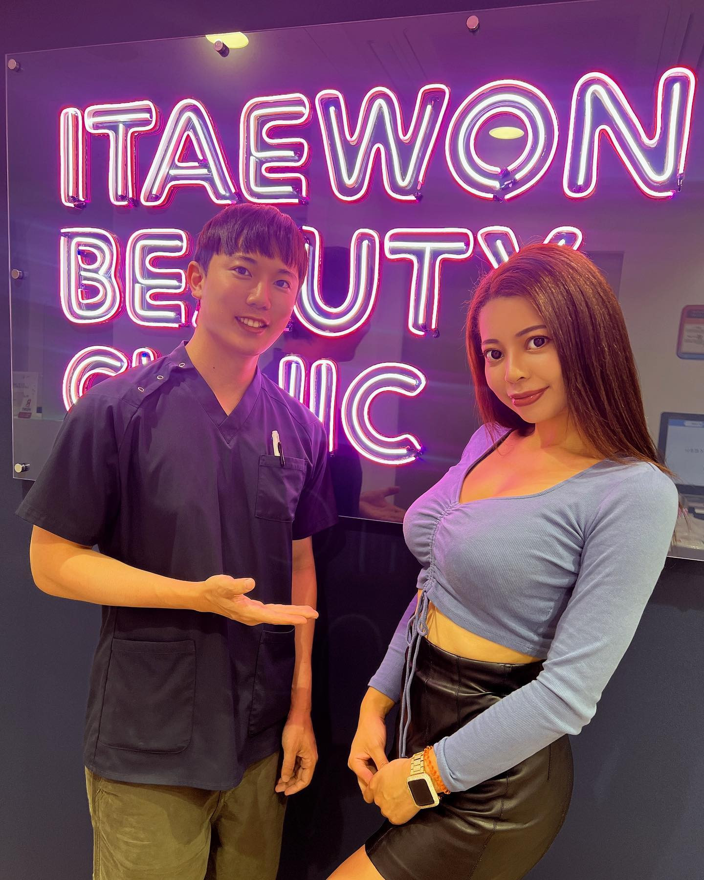 9月に @ibc_style でクマ取りをしたよ🥹🌟ずっと前からやりたかったからやれてめっちゃ嬉しい🥰🥰🥰

@sbc_minegishi 先生もいい方でクリニックも7月に新しくオープンしたのでめっちゃ綺麗だった🥹❤️
クマ取りやろうかなって悩んでる方イテウォンだとすごい安いのでめっちゃおすすめだし峯岸先生めっちゃ上手いのでおすすめです🫶😆
もっと早くやればよかったと後悔😂

#イテウォンビューティークリニック #イテウォン #湘南美容外科 #クマ取り #クマ取りダウンタイム #美容外科 #新大久保 #美