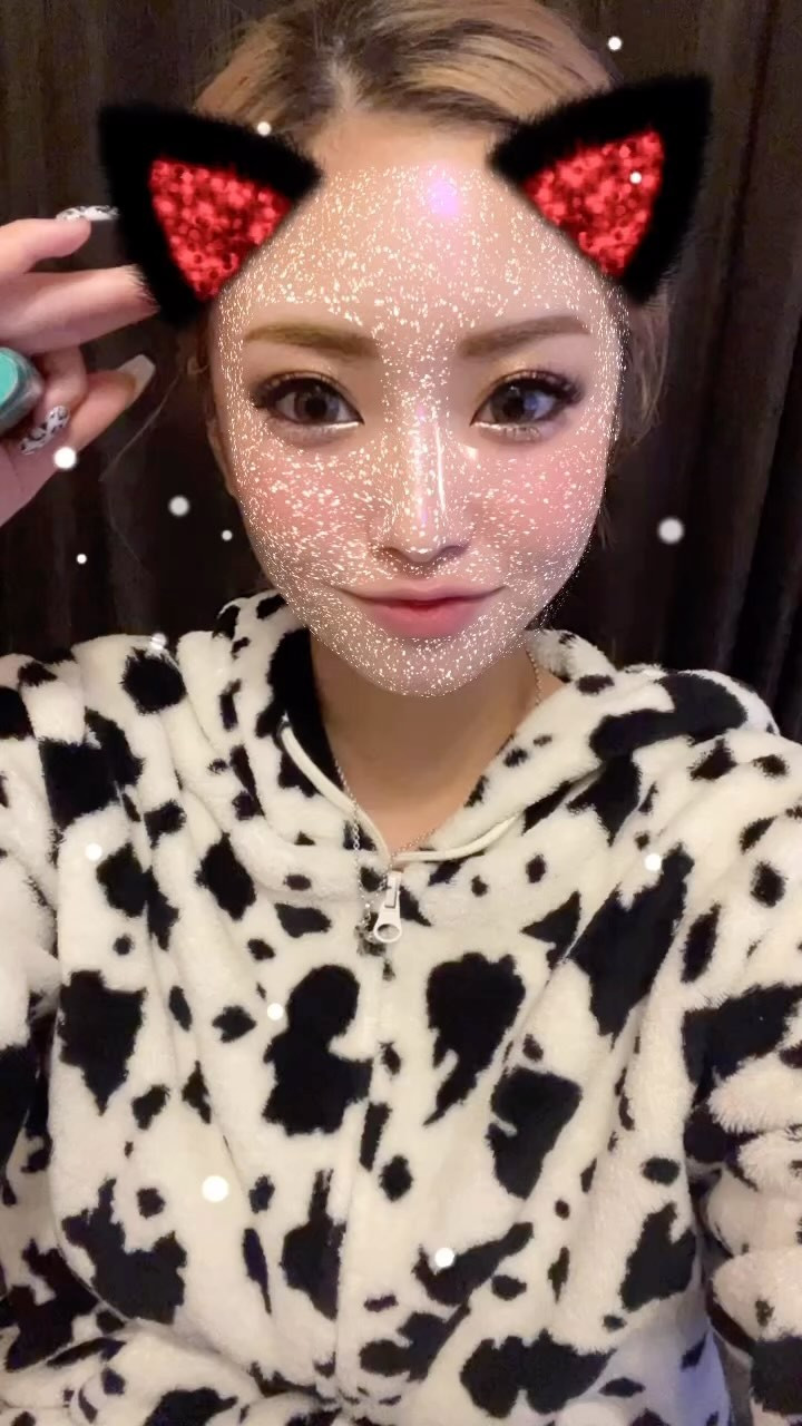 パジャマもうるさい👉😑👈w

本日出勤です！！
飲んでくださいー！！

#蕨 #clubtantra #タントラ #キャバクラ #キャバクラ嬢 #キャバ嬢 #ナイトスタイル #キャバキャバ #あや