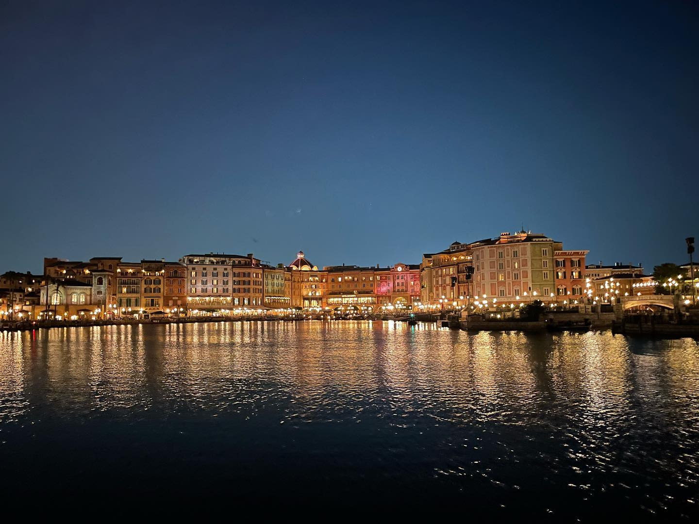 .
.
.
クリスマスディズニー行きたい🫠🫠💓
だいすきなイルミネーション今年は全然
見れてなくてしょんぼり( •︠ˍ•︡ )☁.
.
.
 #蕨タントラ  #タントラ蕨  #キャバキャバ  #蕨キャバクラ