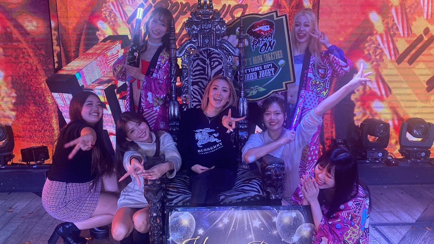 お誕生日お祝いしてもらった時の〜🫣💗
楽しすぎて戻りたい😍😍

#蕨 #clubtantra #tantra #タントラ #キャバクラ #キャバクラ嬢 #キャバ嬢 #六本木 #partyontokyo #パーティーオン東京 #パーティーオン六本木 #birthdaysaprise