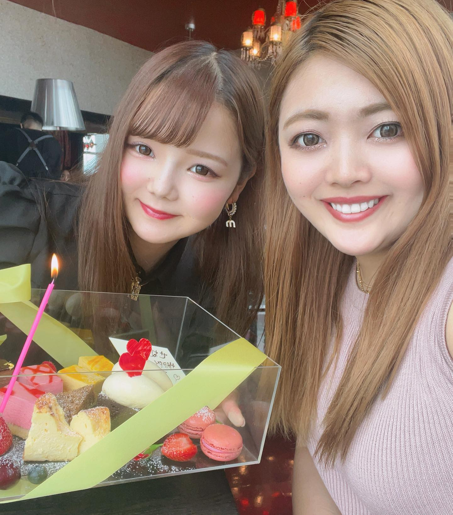 2枚目の顔ゴリラやん🦍笑
.
.
.
.
.
.
#なんかここのお料理食べた記憶あんまりないなと思ったら #経口補水液の写真でてきて #二日酔いだったことを物語っててわろた #まぁよく見ると目が死んでる感じするw #つけましてないと目に覇気がありません #髪の毛明るい時期もあったっぽい #髪の毛短いな #この頃から10キロ太ったとかおもろい #ダイエッターさんと繋がりたい #ダイエットレシピ #二日酔い