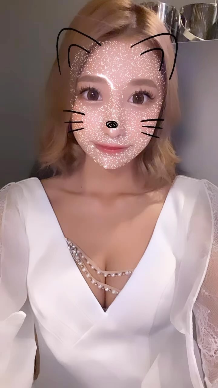 ・
・
12月も残り半分なのかな？
がんばりましょーーーーう！！！
来年からはもっと頑張りたいところではある
・
#ニュークラ #ニュークラ嬢 #ニュークラブ 
#キャバ嬢 #キャバクラ #ラウンジ 
#飲み屋 #水商売 #美容 #美女 #美人 
#可愛い子 #綺麗な女性 #かわいい女の子 
#北海道 #札幌 #サッポロ #すすきの #ススキノ 
#札幌観光 #札幌旅行 #札幌グルメ #すすきのグルメ 
#likeforlike #like4likes #like4follow