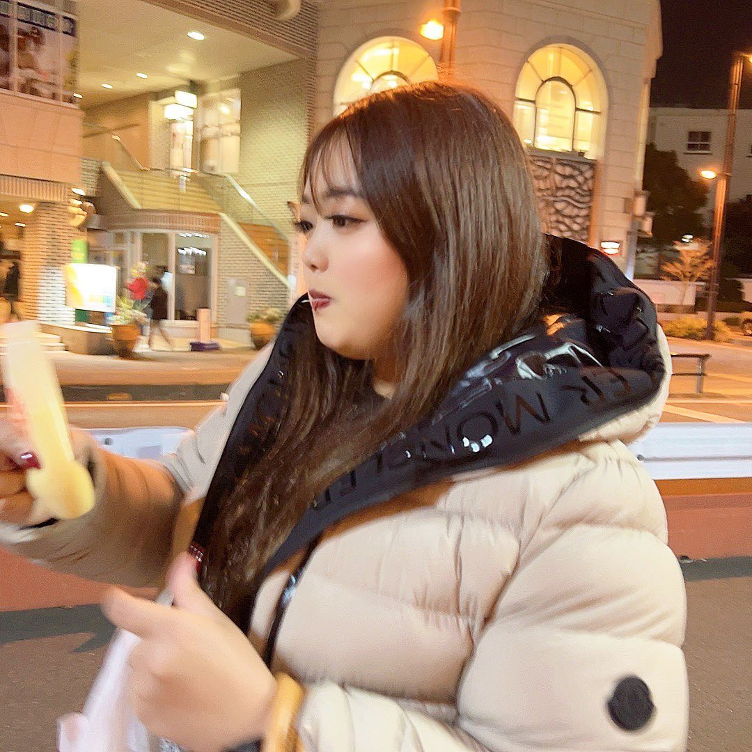 🍮
.
.
.
.
.
.
#ポイントは口からちょろっとぷりんでとるところ #🍮 #ポムポムプリン #ぽよぽよぷりん #ぶよぶよぷりん #最近買ったサイドテーブルが思いのほかデカすぎて邪魔 #サイドテーブルが邪魔な人と繋がりたい #電車乗り遅れて出勤時間ギリギリな人と繋がりたい #山田くんに本日リアルフェイスって送ったんだけど意味分かってくれたかな #ストーリーが表示されなくて消せもしないので私のストーリーが1番前に来てる人ごめんなさい #このストーリーは見ることができませんの人と繋がりたい #繋がりたい