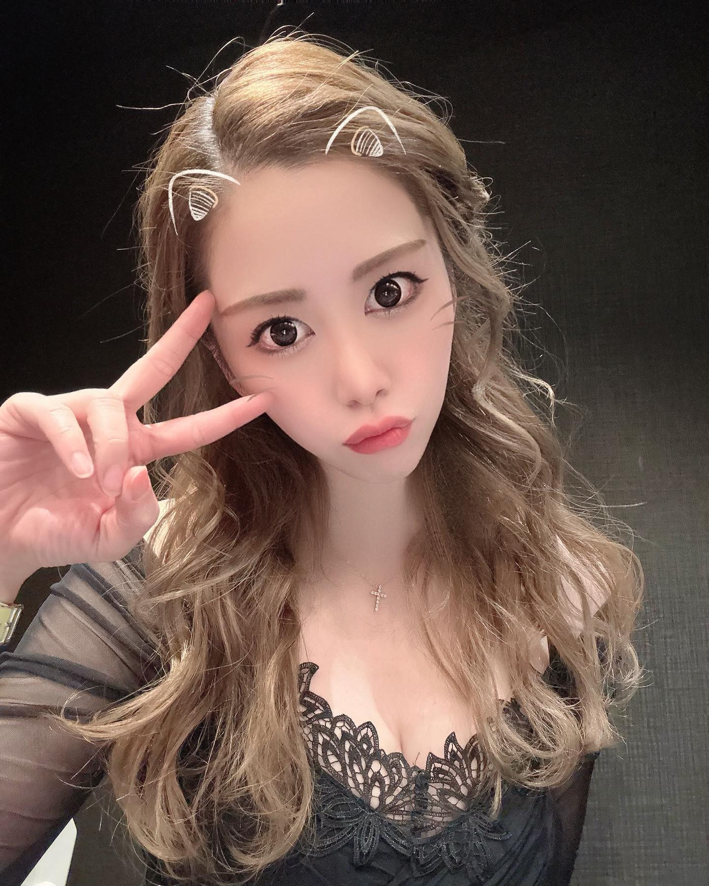 なんか全面的に古いギャルっぽくてウケる🫠

@helena_hibikigroup 

　

　

#クラブヘレナ #ヘレナ #響グループ #水沢愛美 #札幌 #すすきの #北海道 #ニュークラブ #ニュークラ嬢 #すすきのニュークラ #ラウンジ #ラウンジ嬢 #キャバクラ #キャバ嬢 #ホステス #道産子 #美女スタグラム #求人 #自撮り #ヘアアレンジ #キャバキャバ #hokkaido #sapporo #susukino #helena #hibikigroup #champagne #l4li