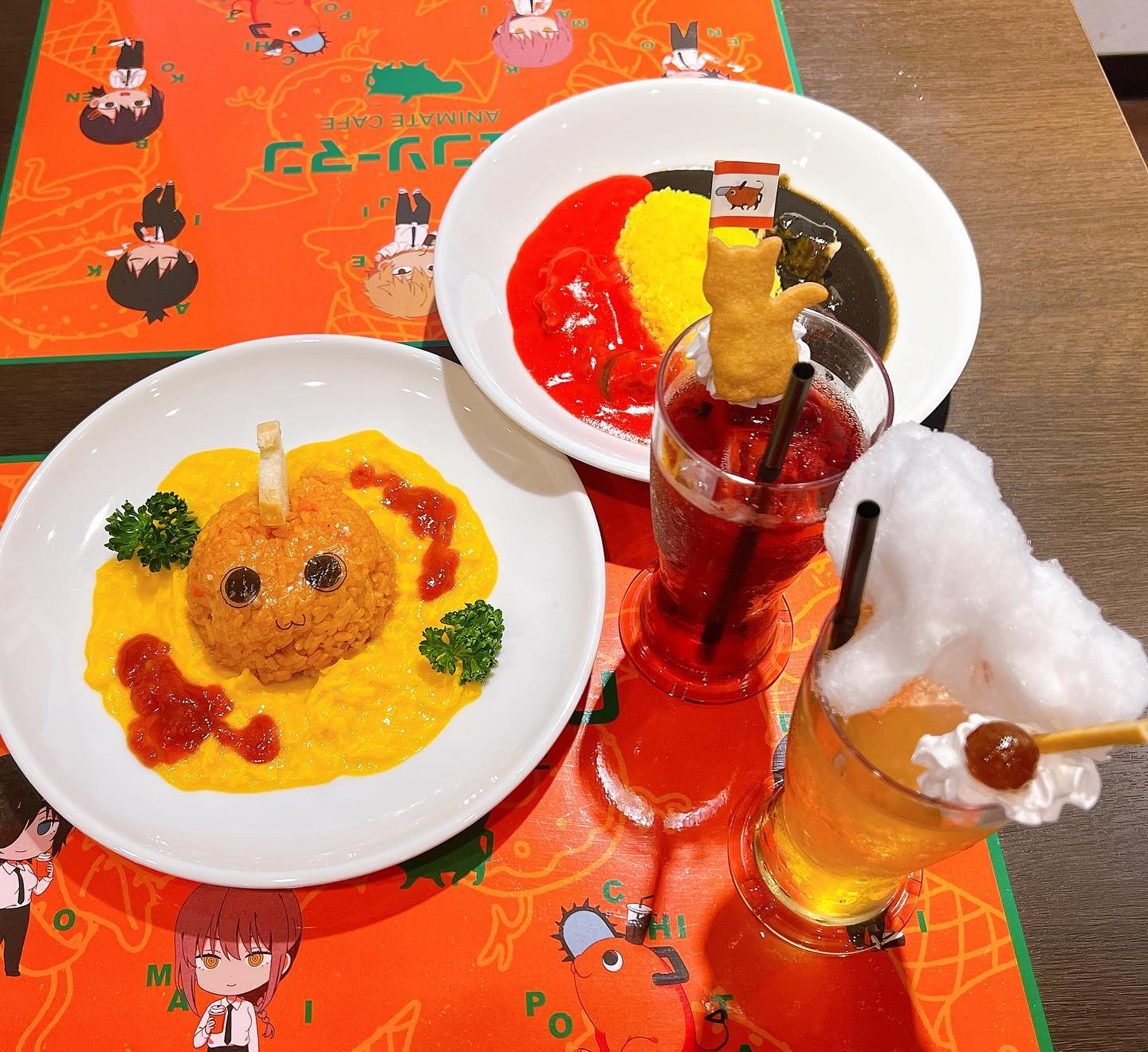 我が名はパワーじゃーー😈.
.
.
.
#チェンソーマンカフェ に
まっぴー @taro__03 と遊びに行ってきた😚💓
.
.
推しがパワーちゃんなんだけど
ポスターかわいすぎたのと
まさかのsnowで公式パワーちゃん加工あったからトリプルパワーちゃんできた😋w
.
.
いつも誘ってくれてありがとう〜🫶
ただパワーちゃんスイーツに胸焼け🍰して晩御飯食べれなかったからまたご飯いこうね😎🙌笑
.
.
.
.
.
.
.
.
.
.
#アニメカフェ 
#チェンソーマン 
#チェンソーマン好きと繋がりたい 
#