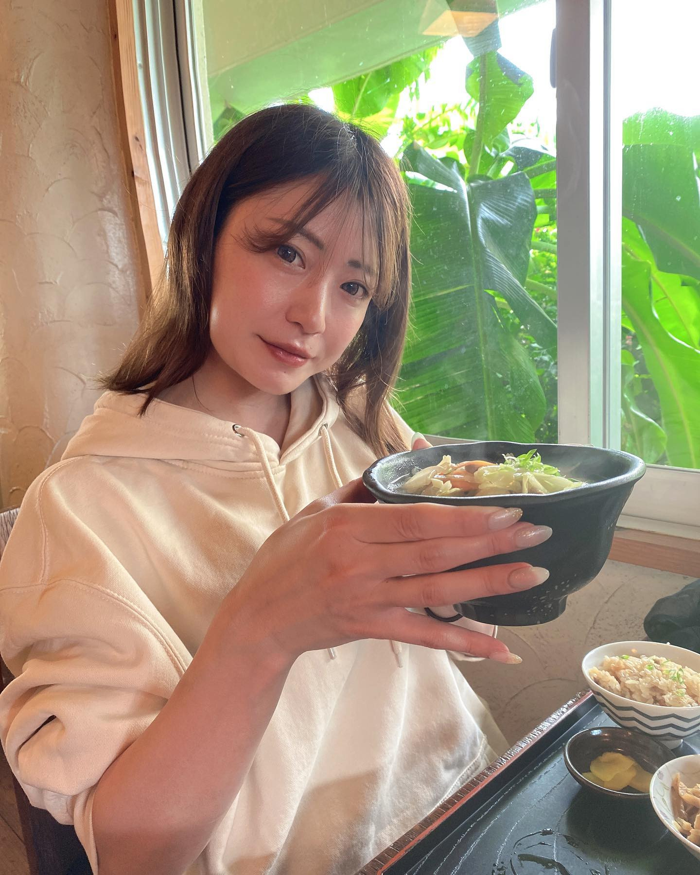 古謝そば🍜✨

野菜たっぷりの野菜そばにしたよ❤️
割とあっさりしてて美味しかった🥰

じゅうしぃ〜ともずくがめちゃ美味しかった😳✨

めちゃ並んでるけどすぐ入れてラッキー🤞✨

.

.

.

.

#沖縄そば
#宮古そば
#宮古島
#宮古島グルメ
#古謝そば